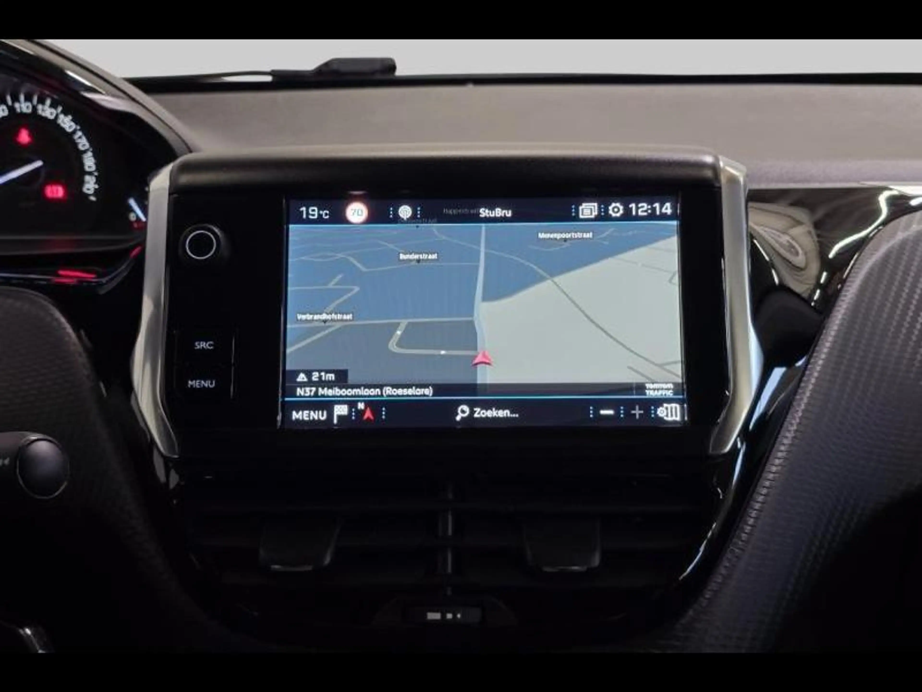Peugeot 2008 Signature gps — photo 12