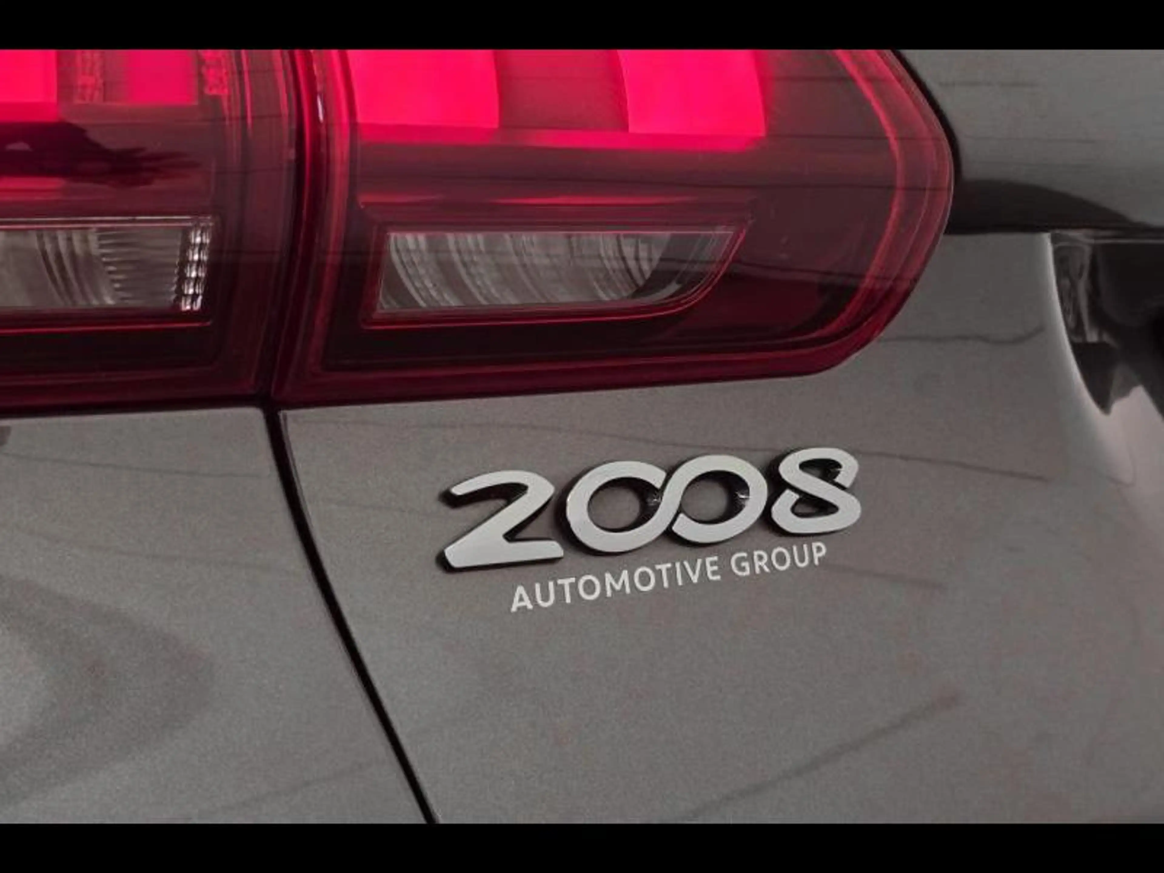 Peugeot 2008 Signature gps — photo 29