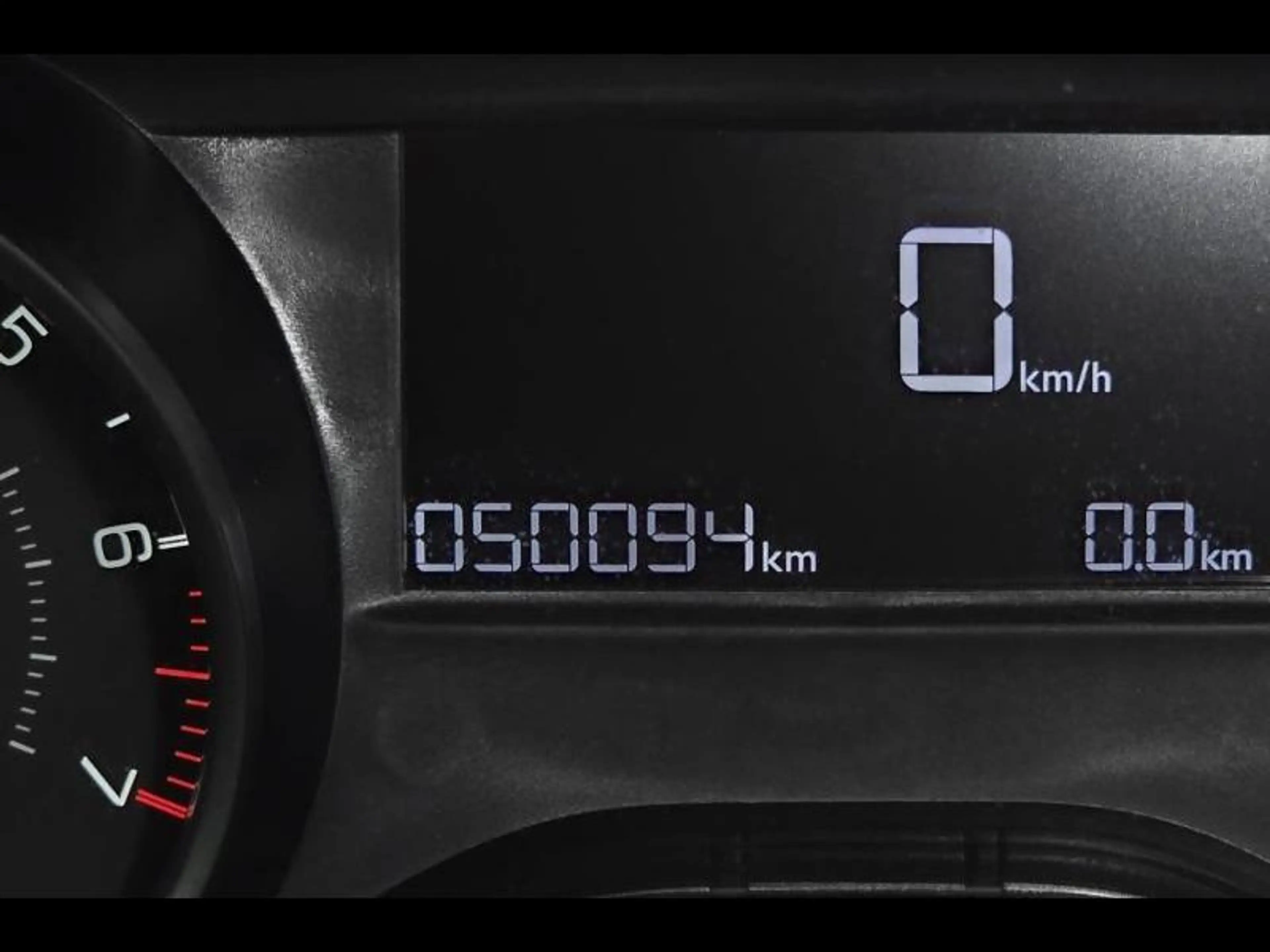 Peugeot 2008 Signature gps — photo 23