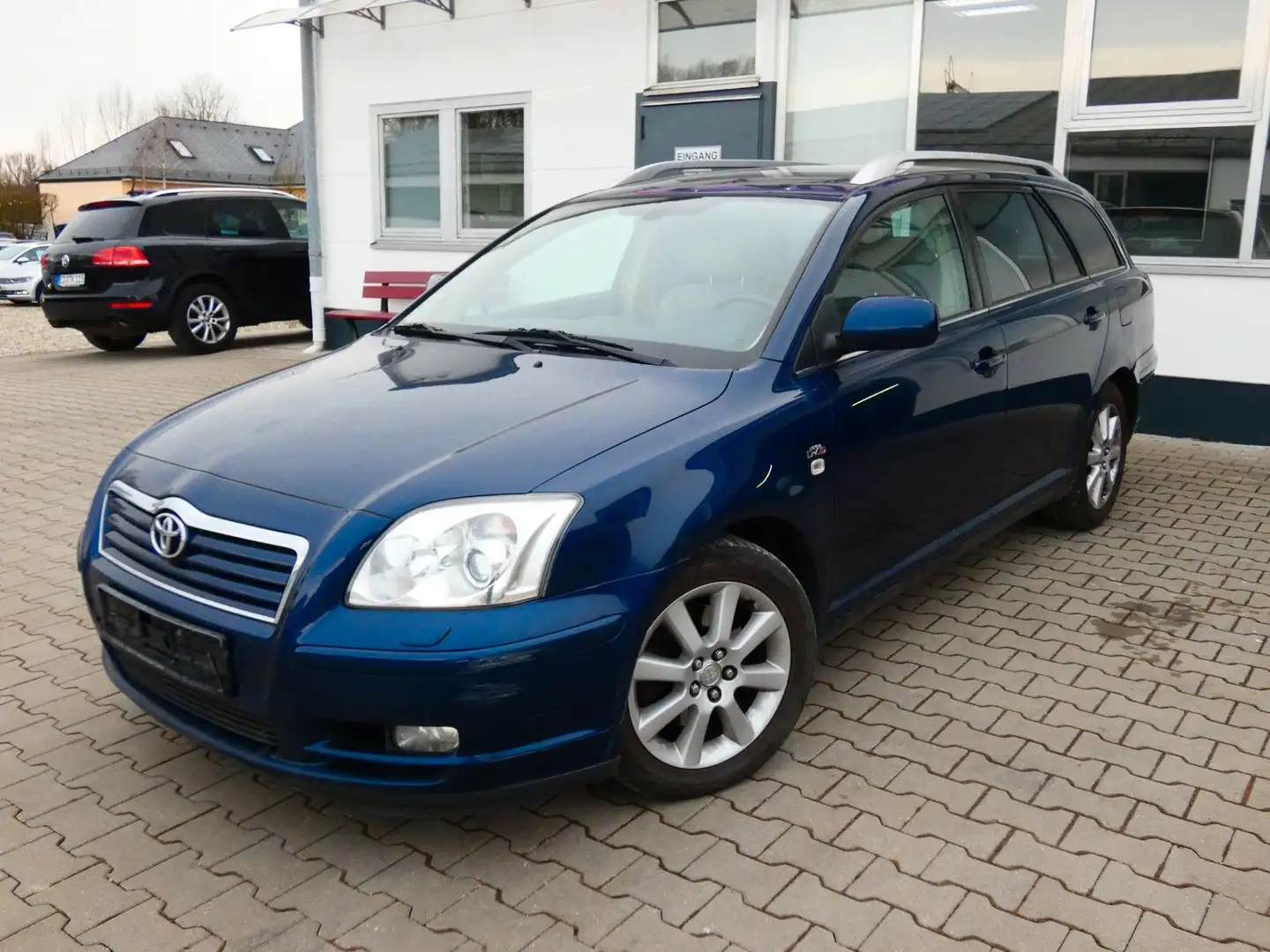 Toyota Avensis Kombi 2.0 D-4D,Klimaaut,Tempo,Leder,AHK Modrá - 1