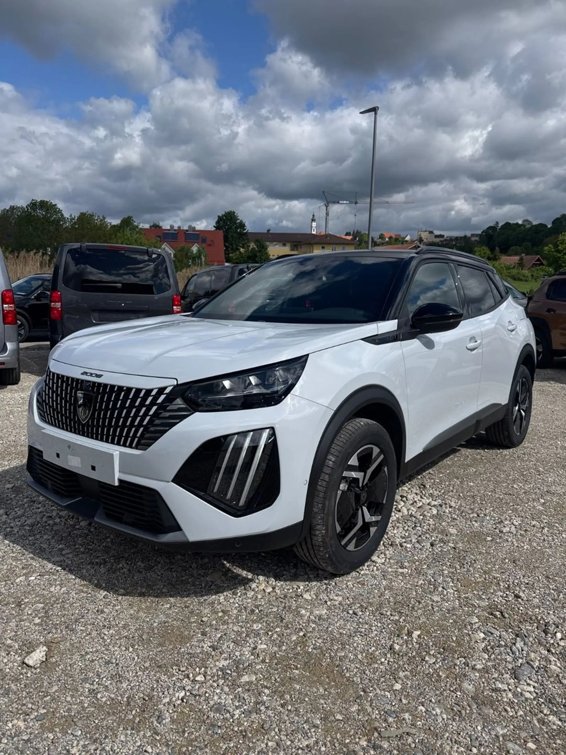 Peugeot 2008 Hybrid 145 GT, ACC, Navi