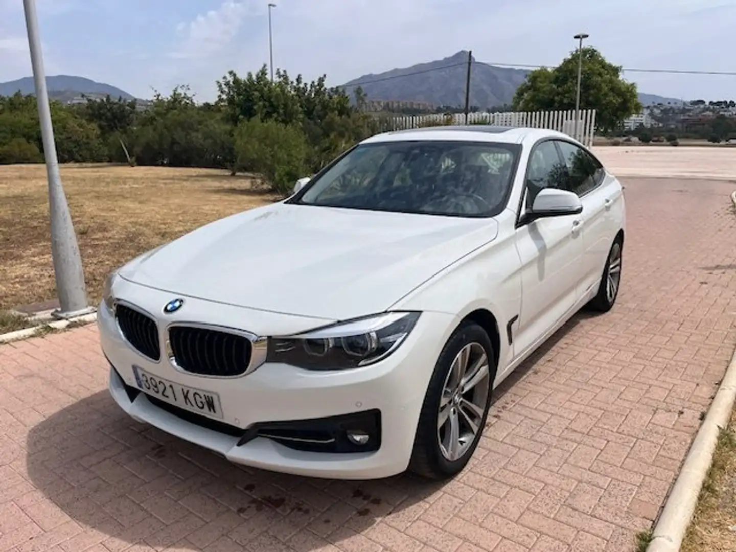 BMW 318 318dA+Touring Blanco - 1