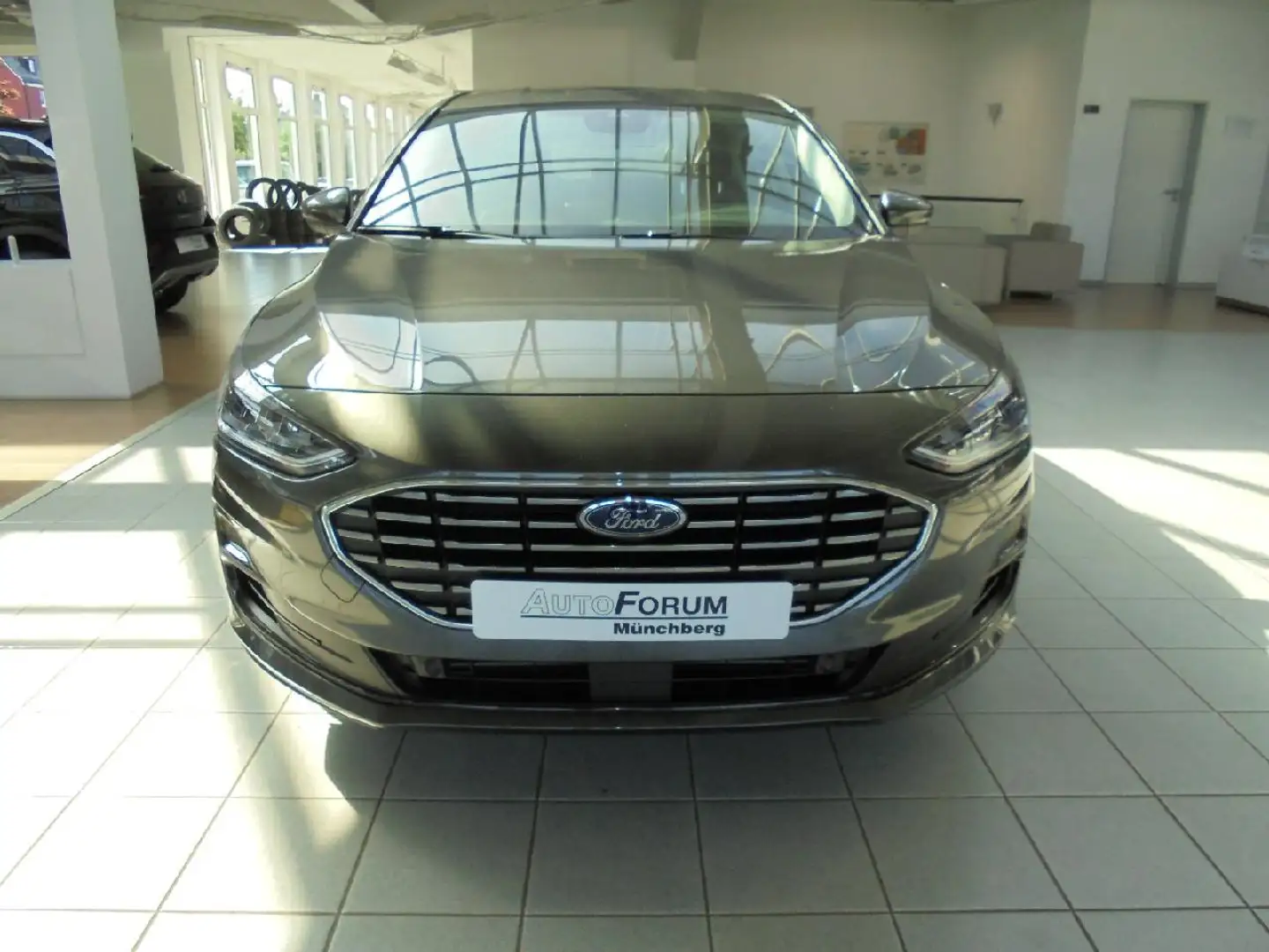 Ford Focus Titanium Grau - 2
