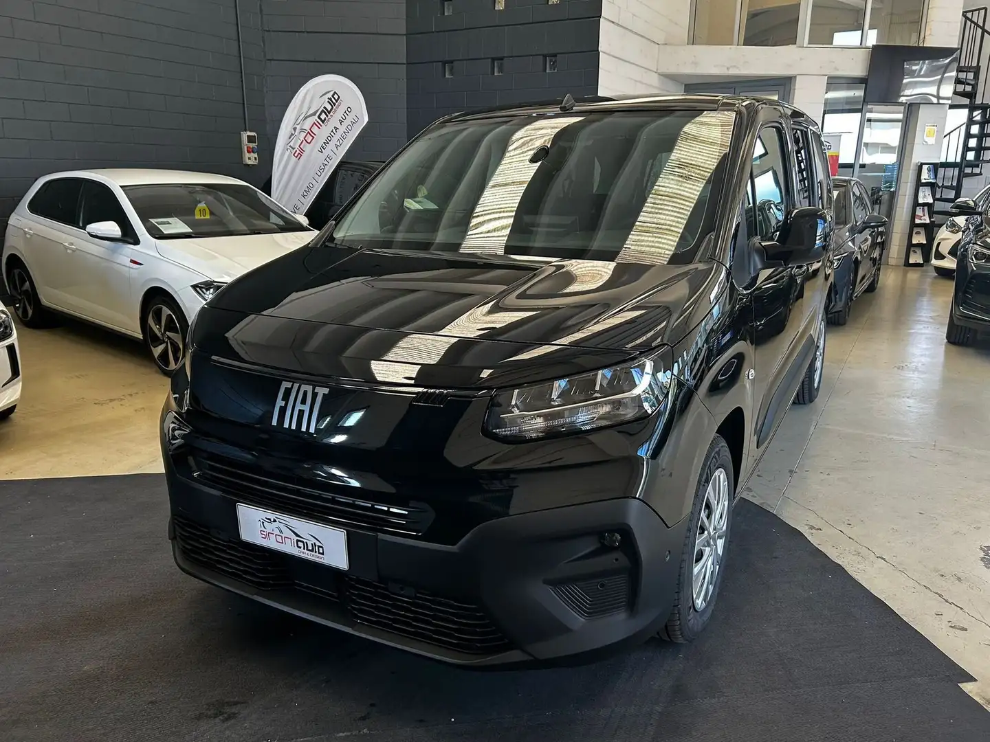 Fiat Doblo MAXI 1.5 BlueHdi 130 CV AT8 - AUTOVETTURA Negru - 1