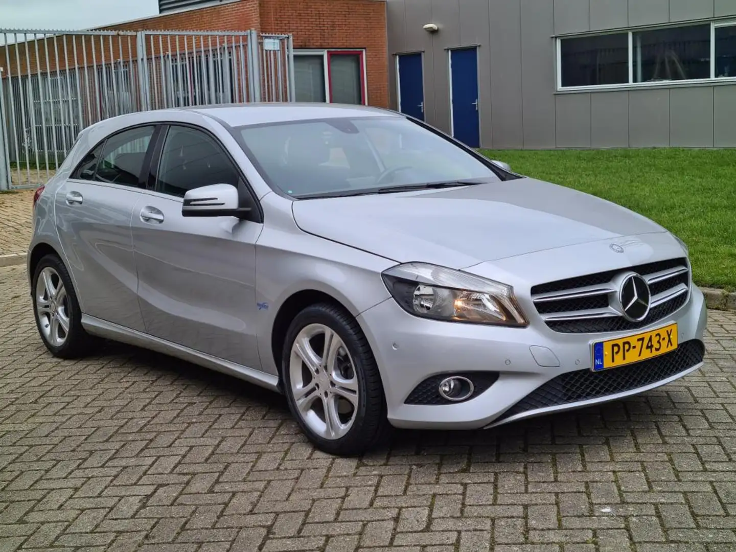 Mercedes-Benz A 180 A Prestige Grijs - 1