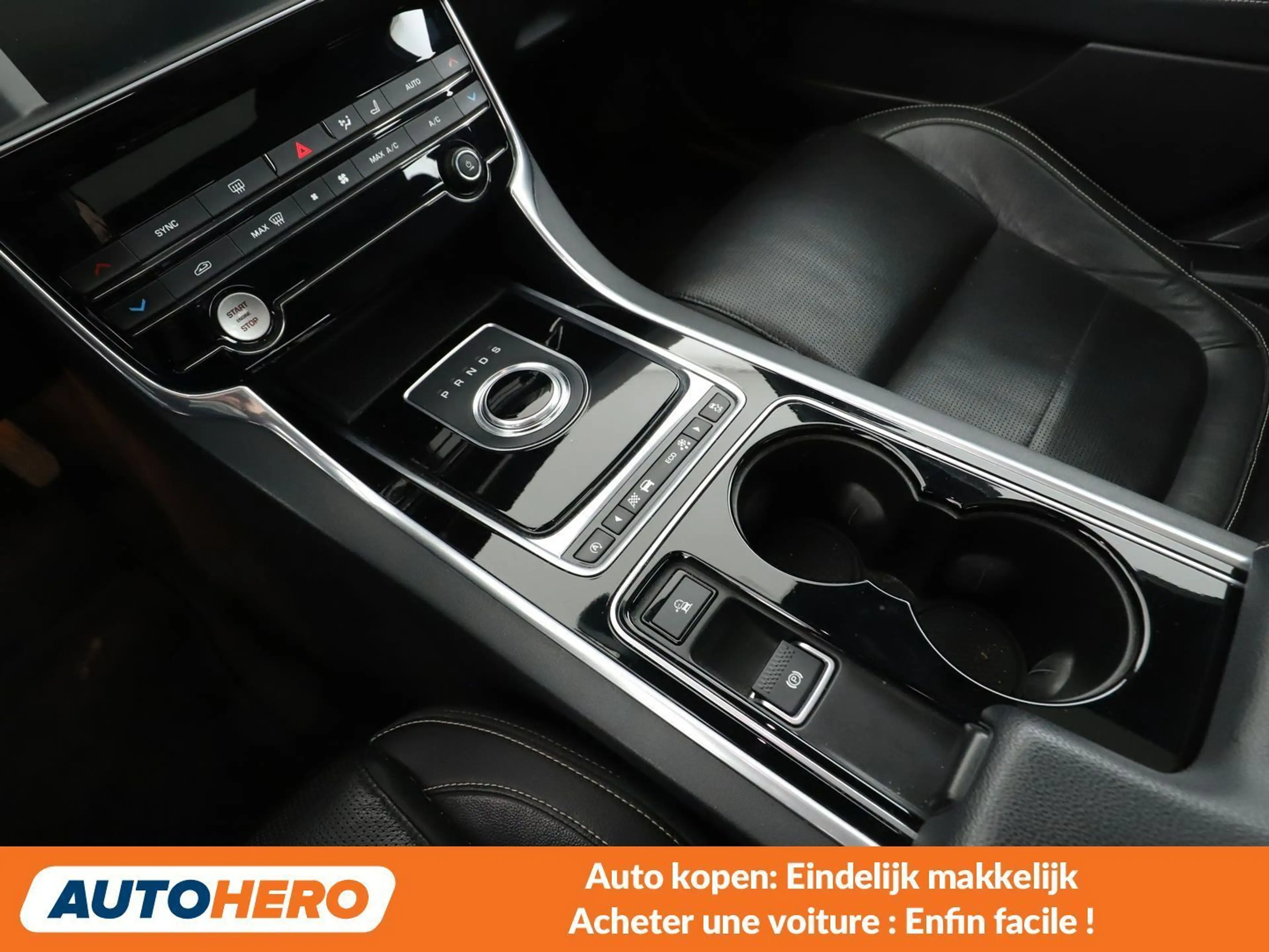 Jaguar XE 20d R-Sport — photo 15