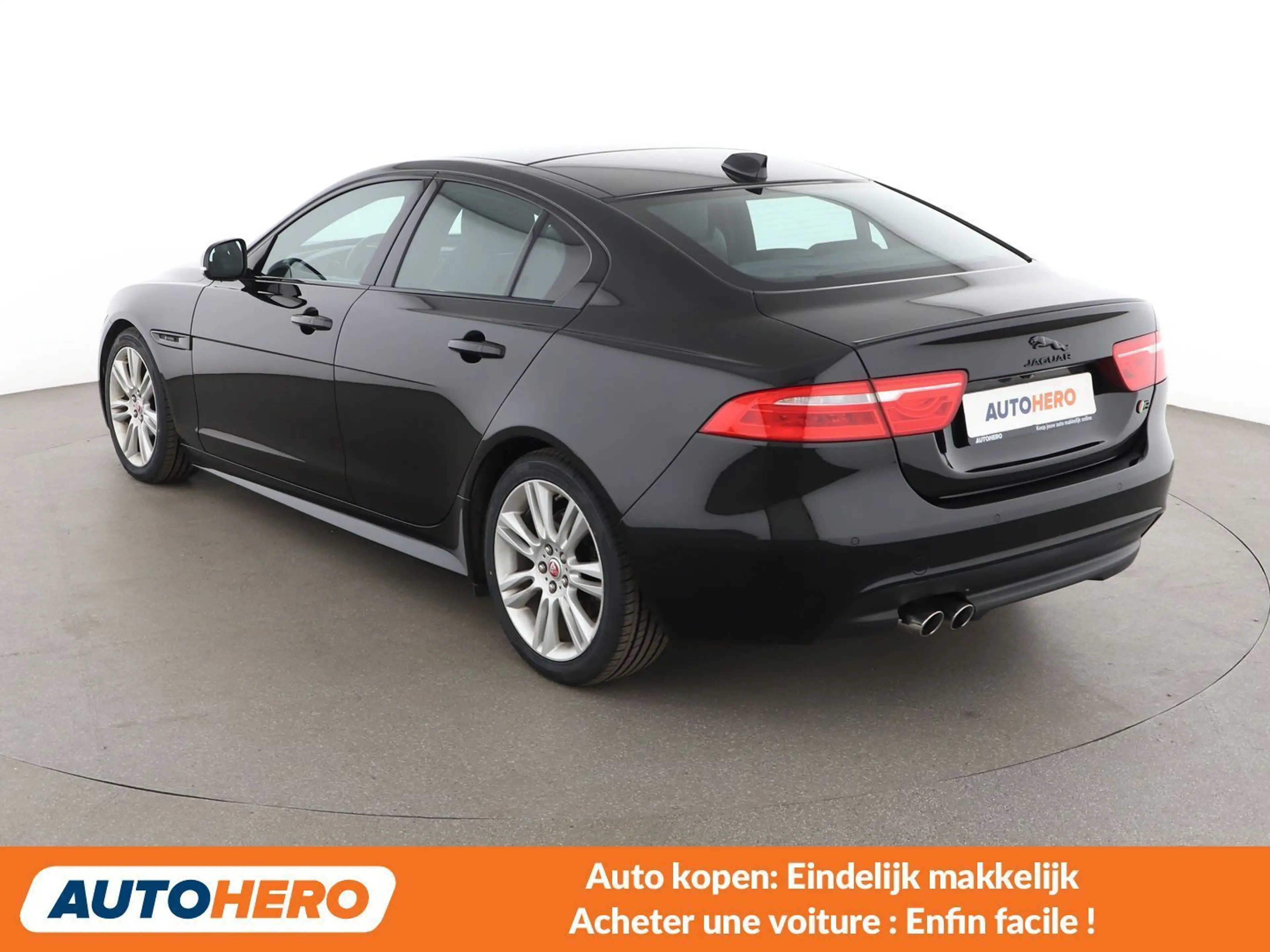 Jaguar XE 20d R-Sport — photo 4