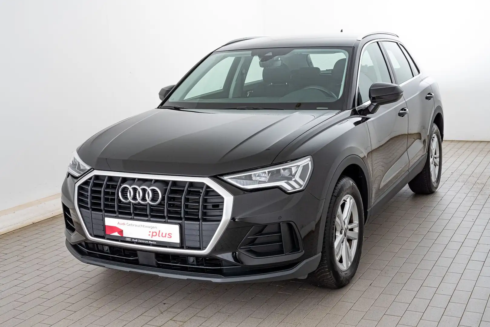 Audi Q3 35 TFSI S tr. LED NAVI VIRTUAL PDC Schwarz - 2