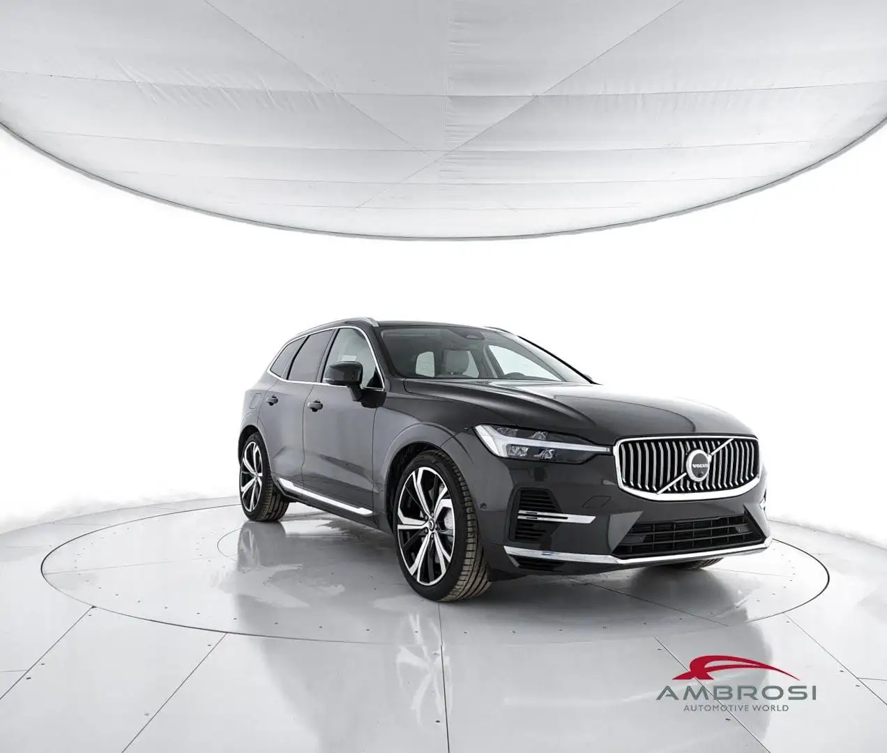 Volvo XC60 T6 AWD Plug-in hybrid Elettrica/Benzina Ultra Bright Grigio - 2