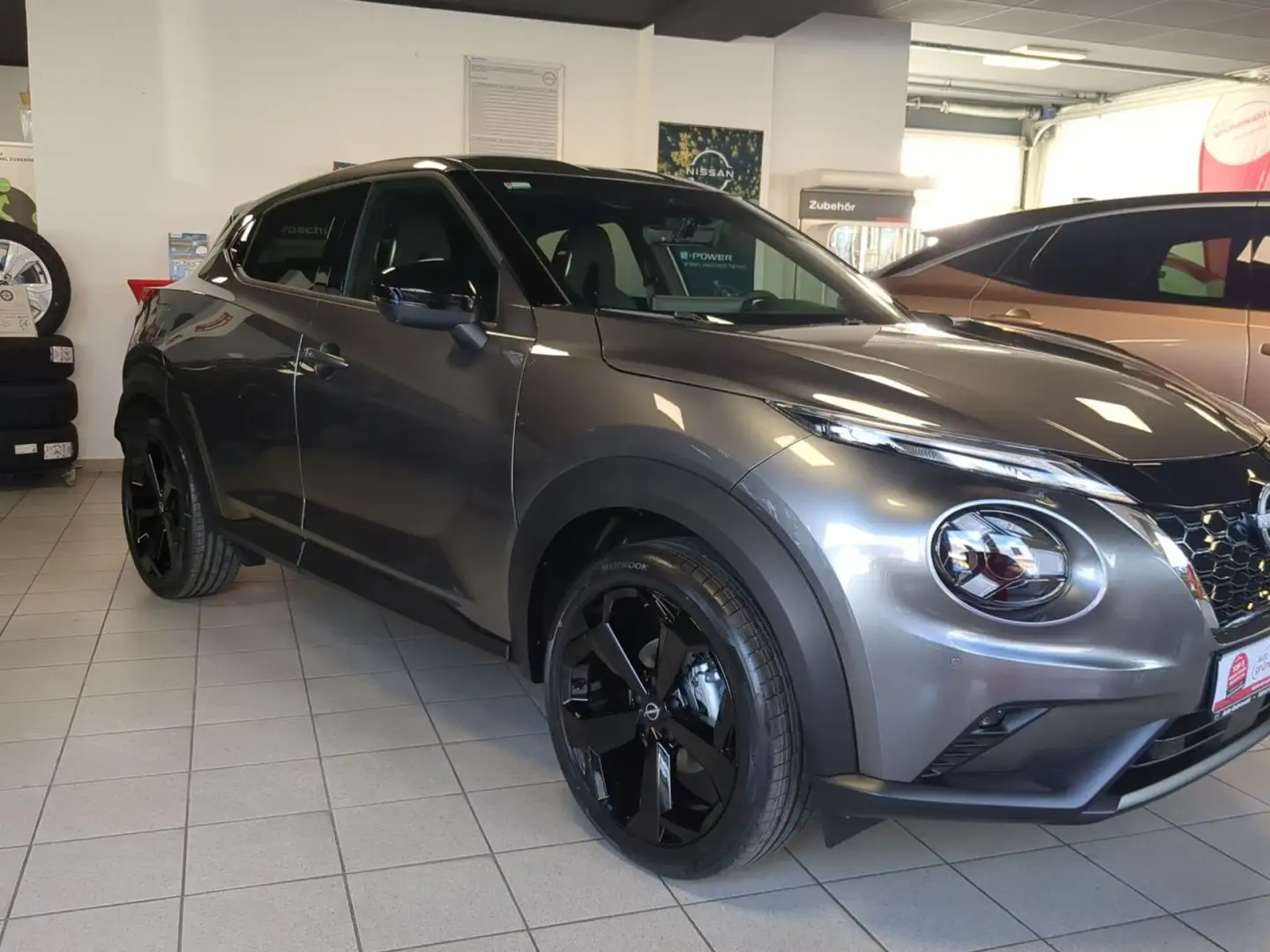 Nissan Juke 1.6 Hybrid Tekna,BOSE,LED,360°,Sitzhzg,Navi Grau - 2