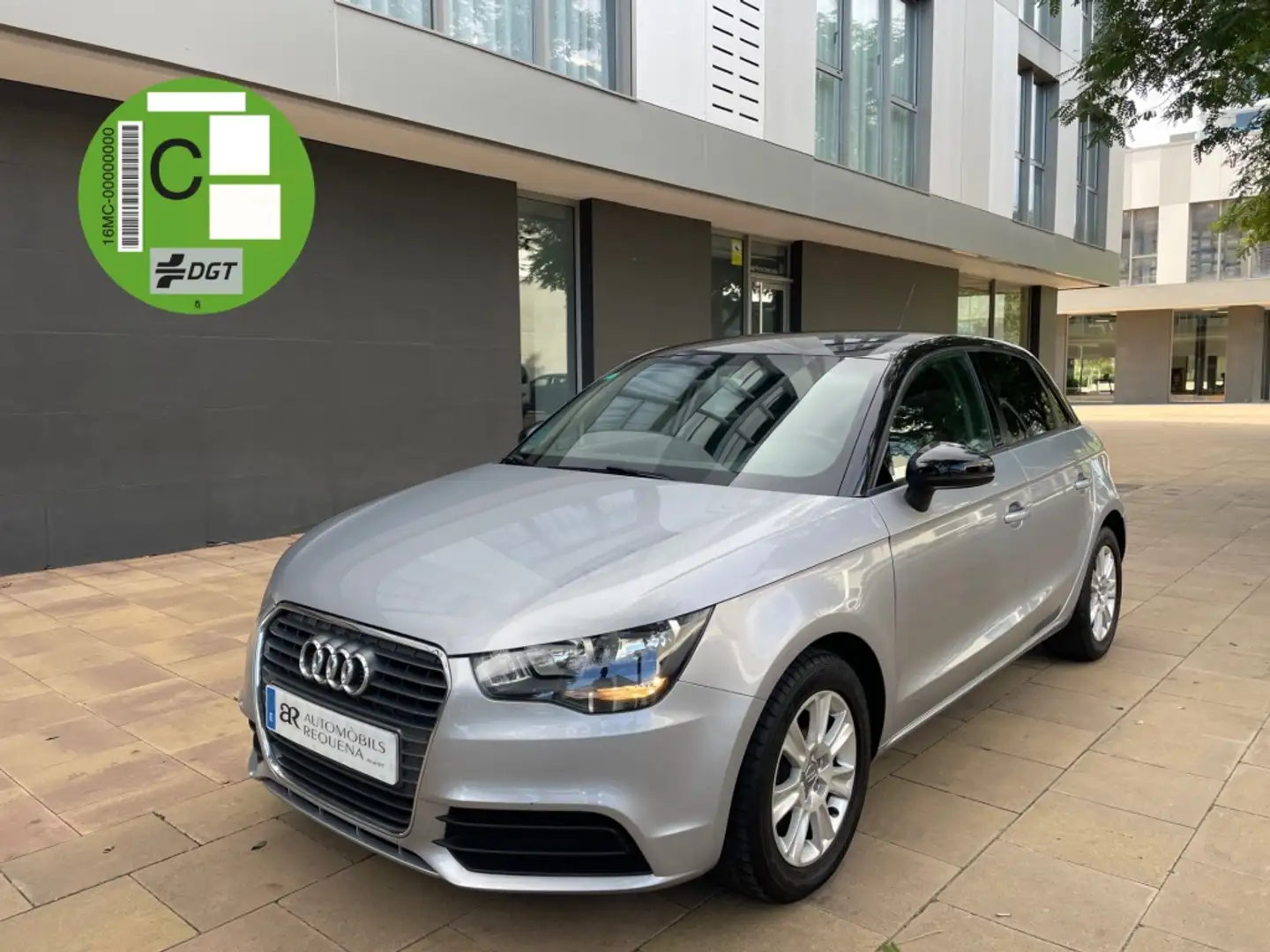Audi A1 Sportback 1.4 TFSI Attraction S-Tronic Plateado - 1