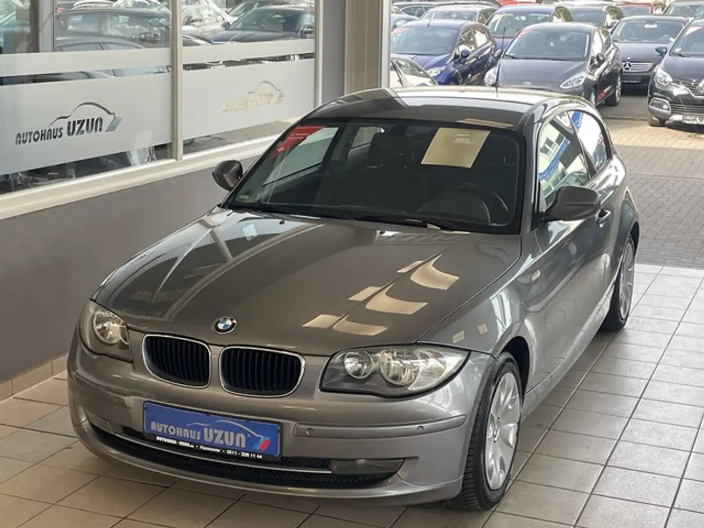 BMW 118 118d Coupe 1. Hand Klima 8 fach bereiTüv 03.2027 Чорний - 1