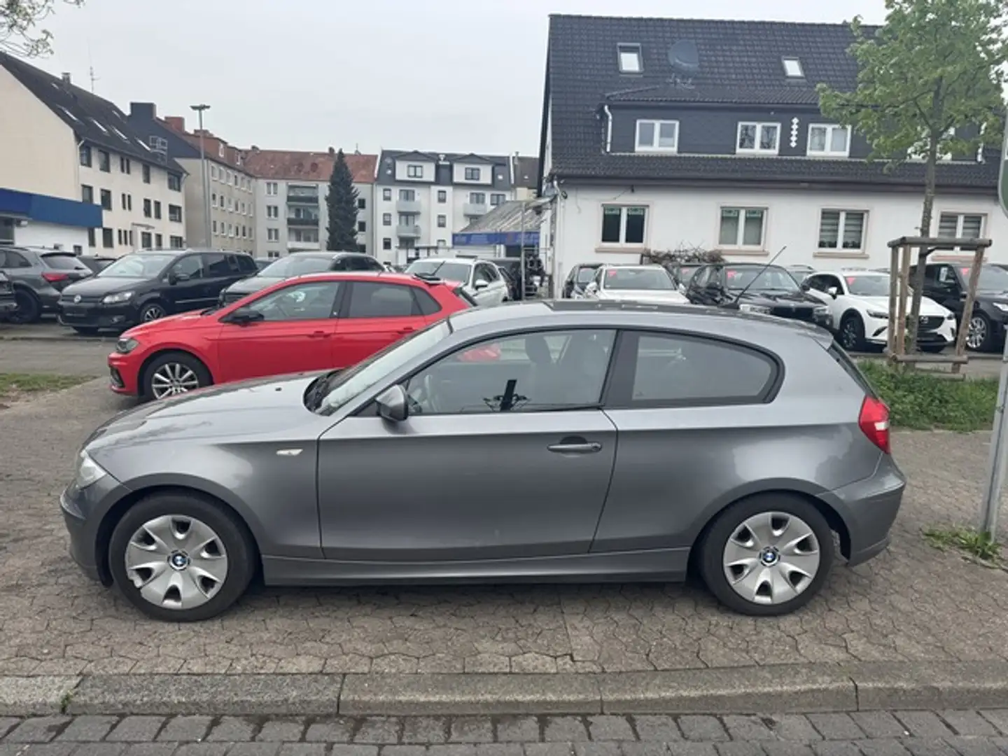 BMW 118 118d Coupe 1. Hand Klima 8 fach bereiTüv 03.2027 Zwart - 1