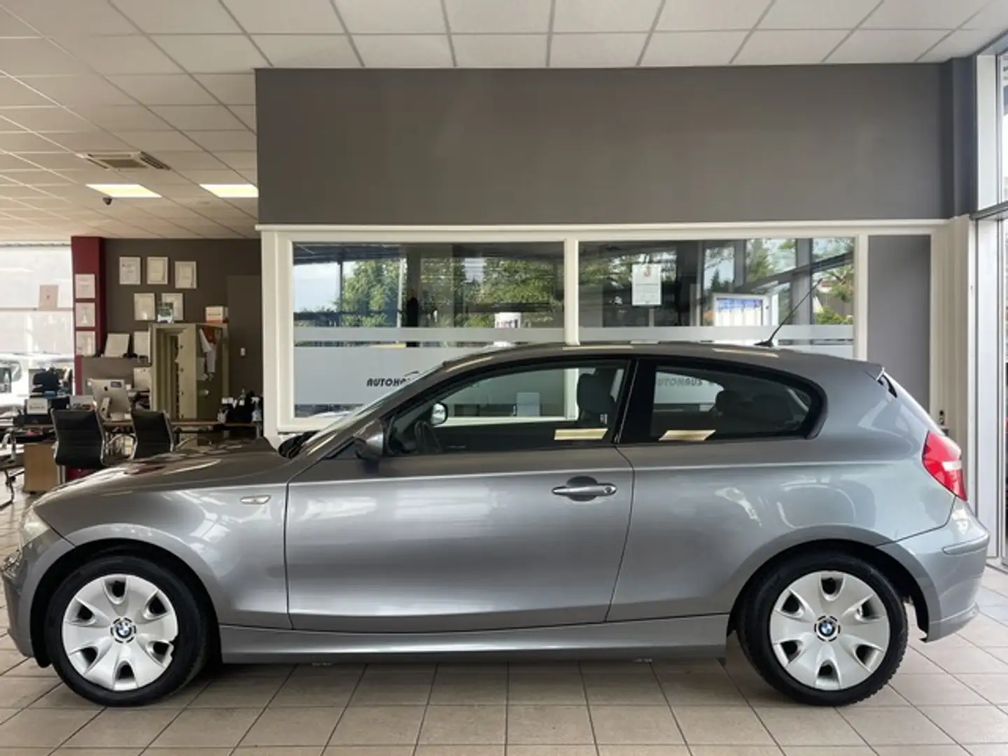 BMW 118 118d Coupe 1.Hand Klima Tüv 03.2027 Schwarz - 1
