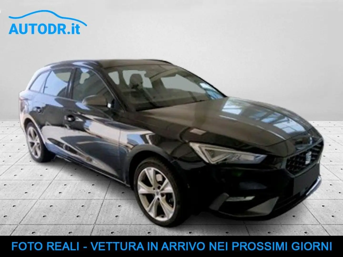 SEAT Leon Sportstourer 1.5 TGI DSG FR Navi, Tetto, Retrocam Nero - 2