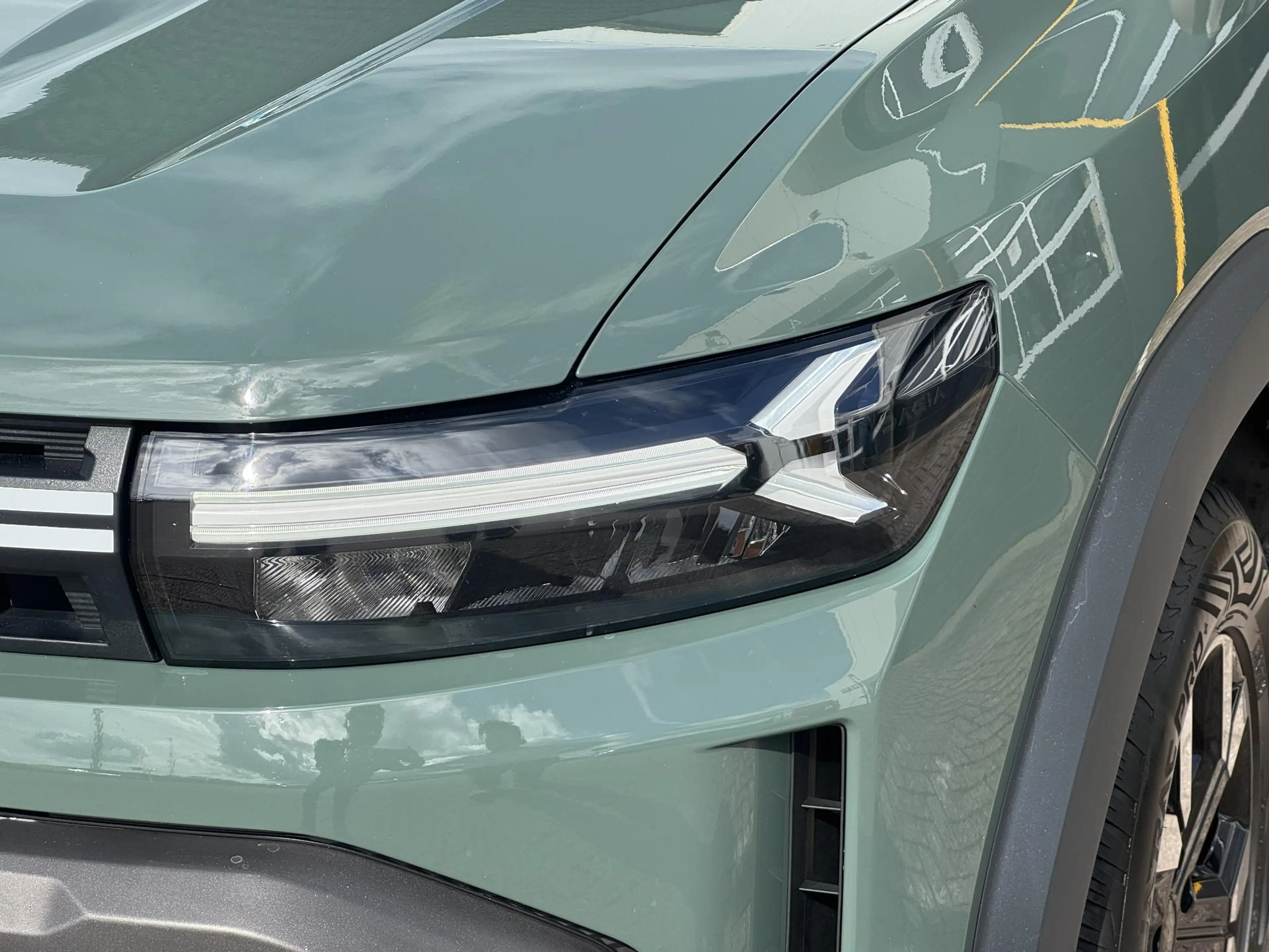 Dacia Duster 1.6 Hybrid 140 Extreme | NAP | Navigatie | Around — photo 21