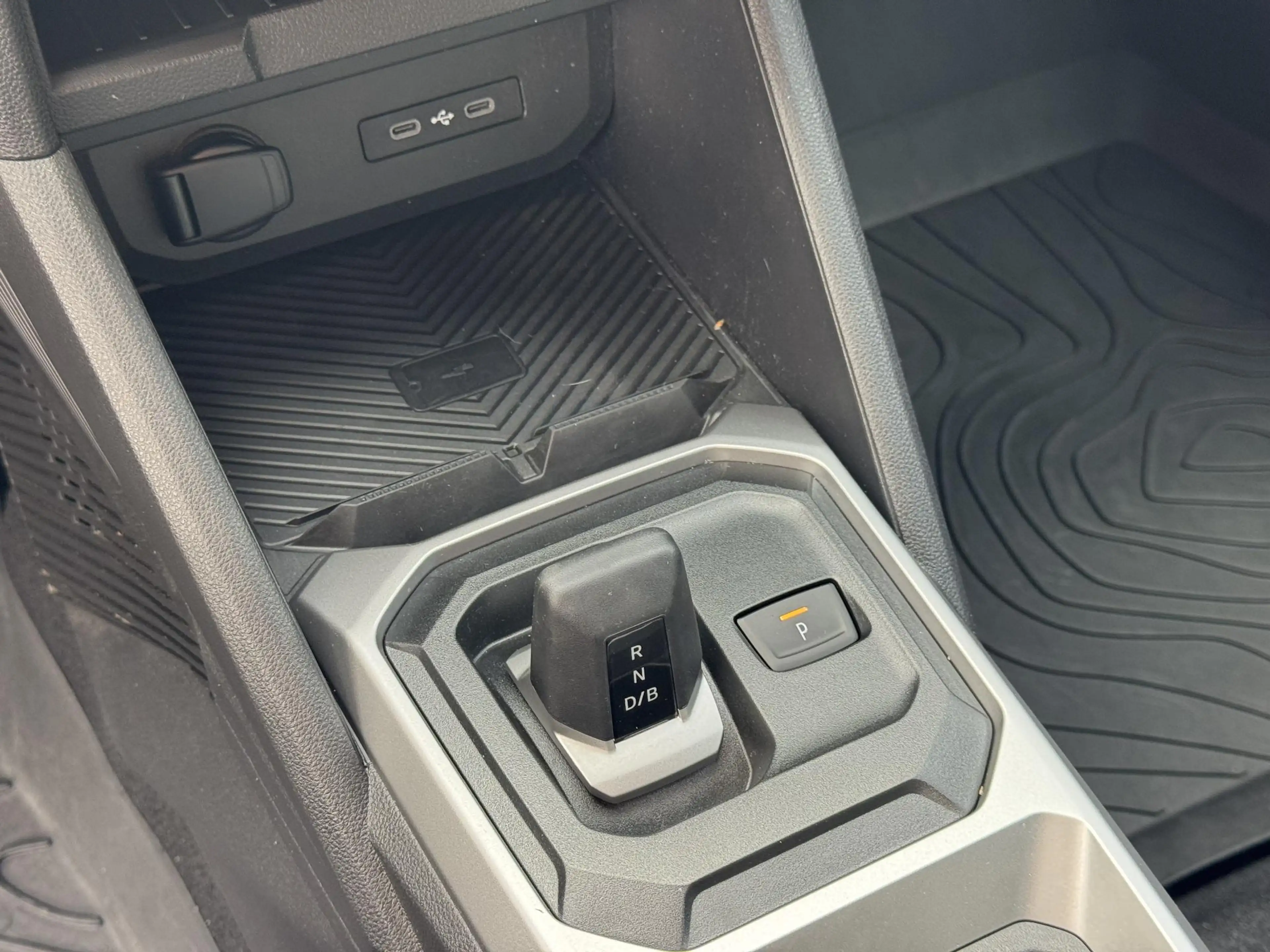 Dacia Duster 1.6 Hybrid 140 Extreme | NAP | Navigatie | Around — photo 11