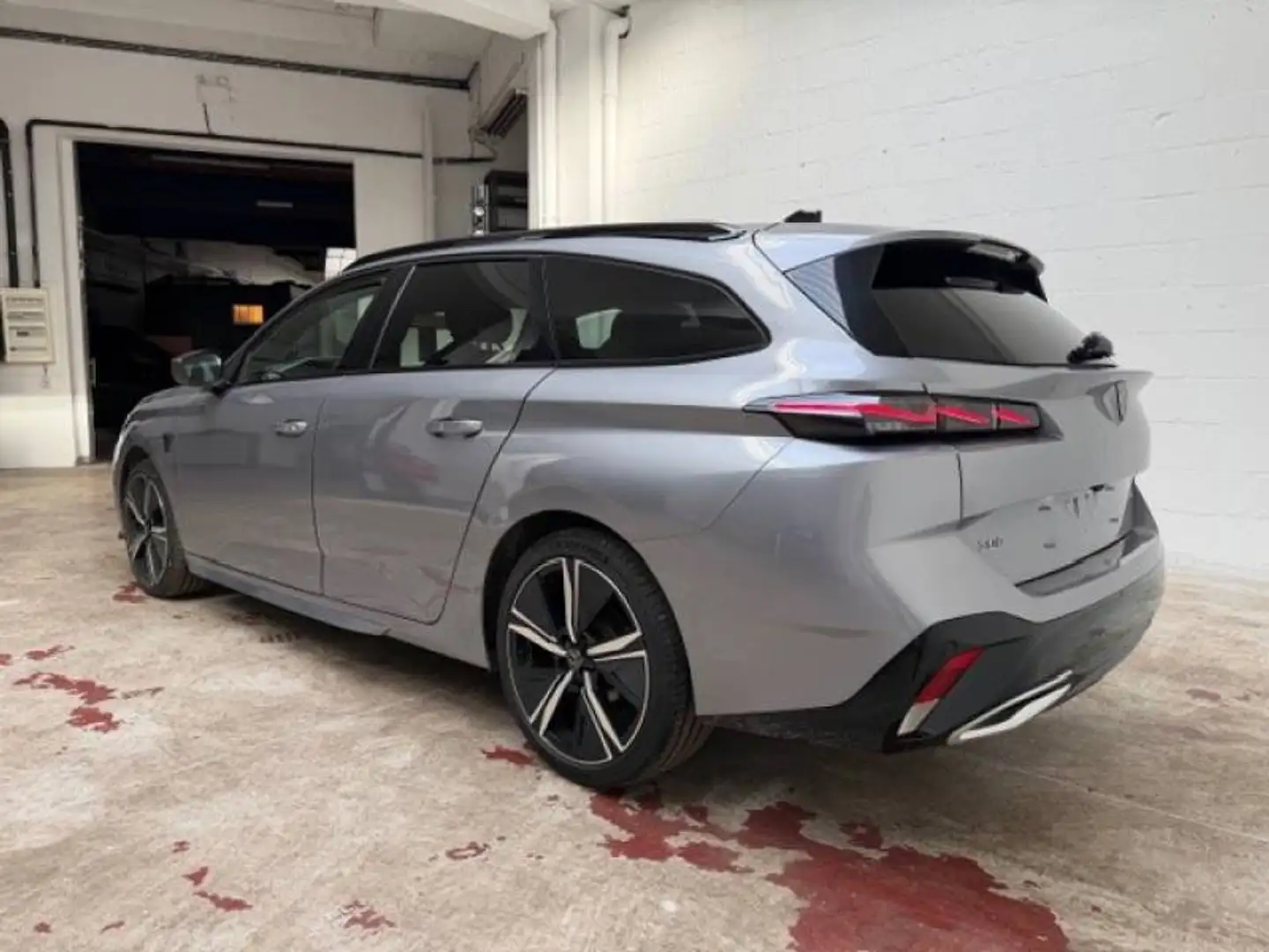 Peugeot 308 SW 3 1.2 HYBRID 136 e-DSC6 GT Gris - 2