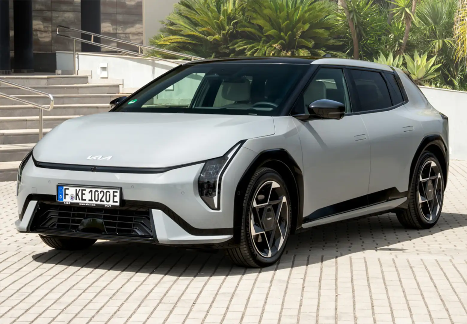 Kia EV4 Earth Launch Edition Long Range - 2