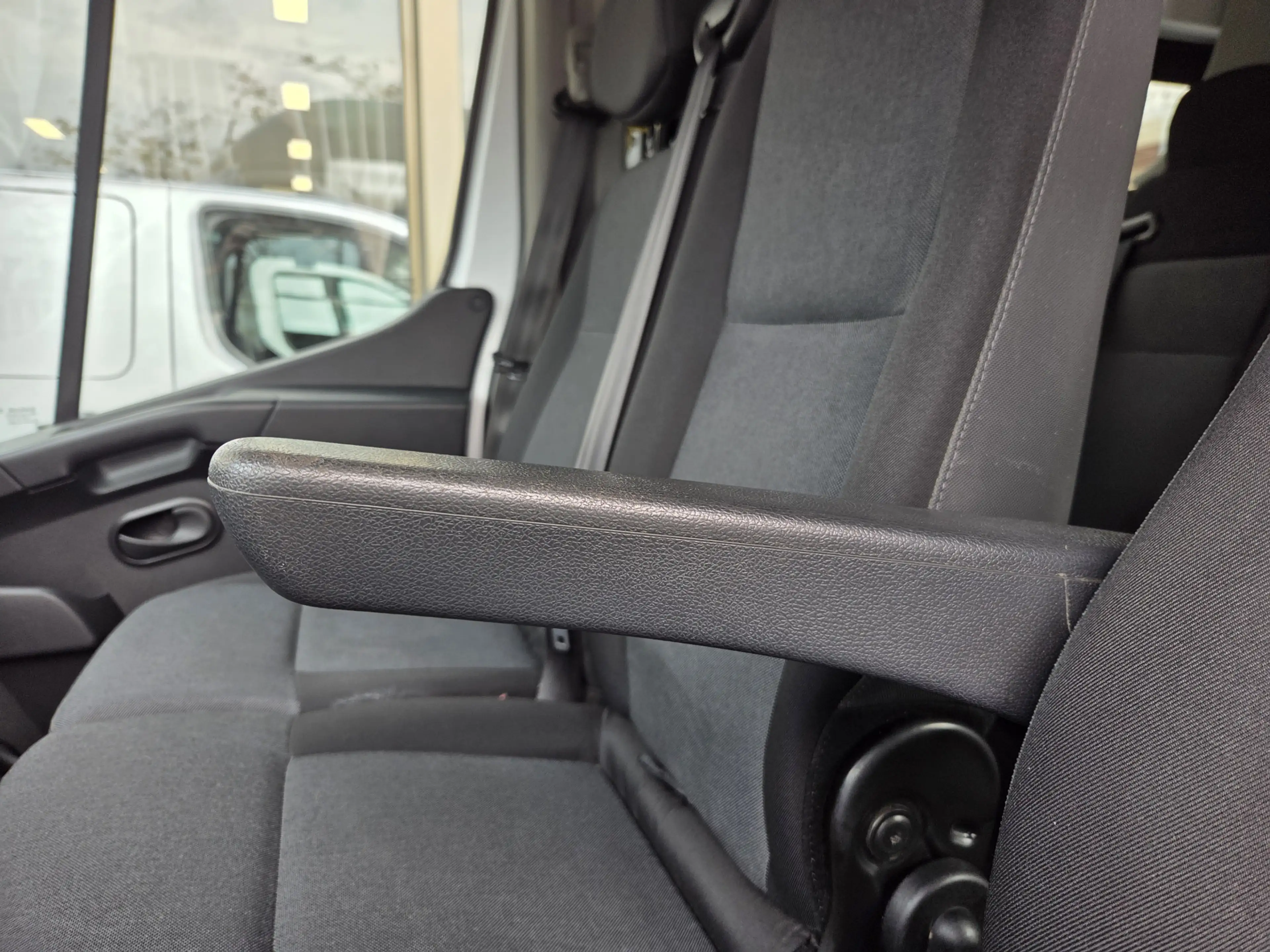 Peugeot Boxer /Renault Master 2.3 dCi L2H2 DC 7-Persoons Airco C — photo 12