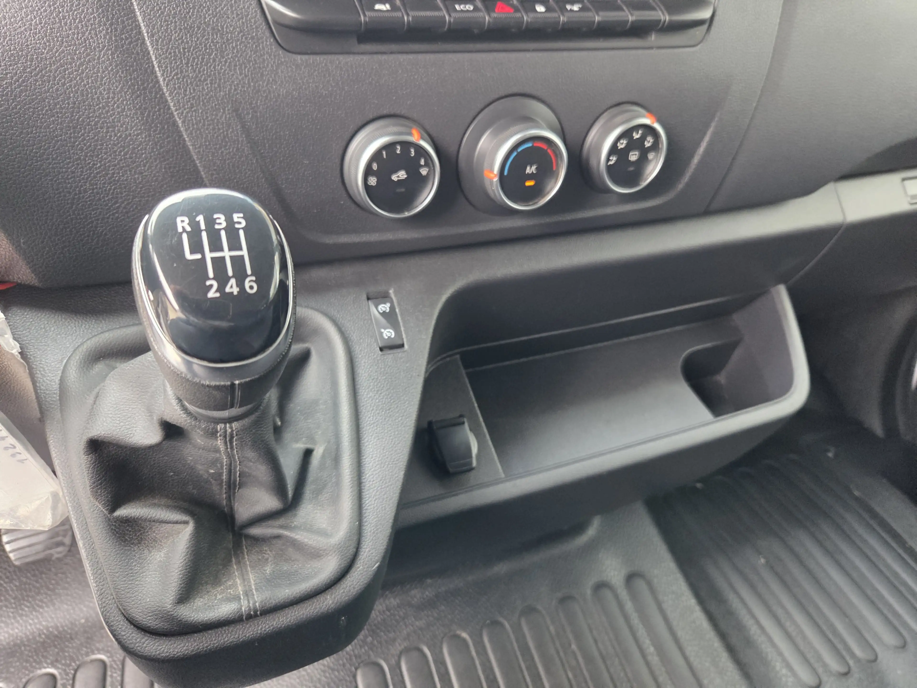 Peugeot Boxer /Renault Master 2.3 dCi L2H2 DC 7-Persoons Airco C — photo 13