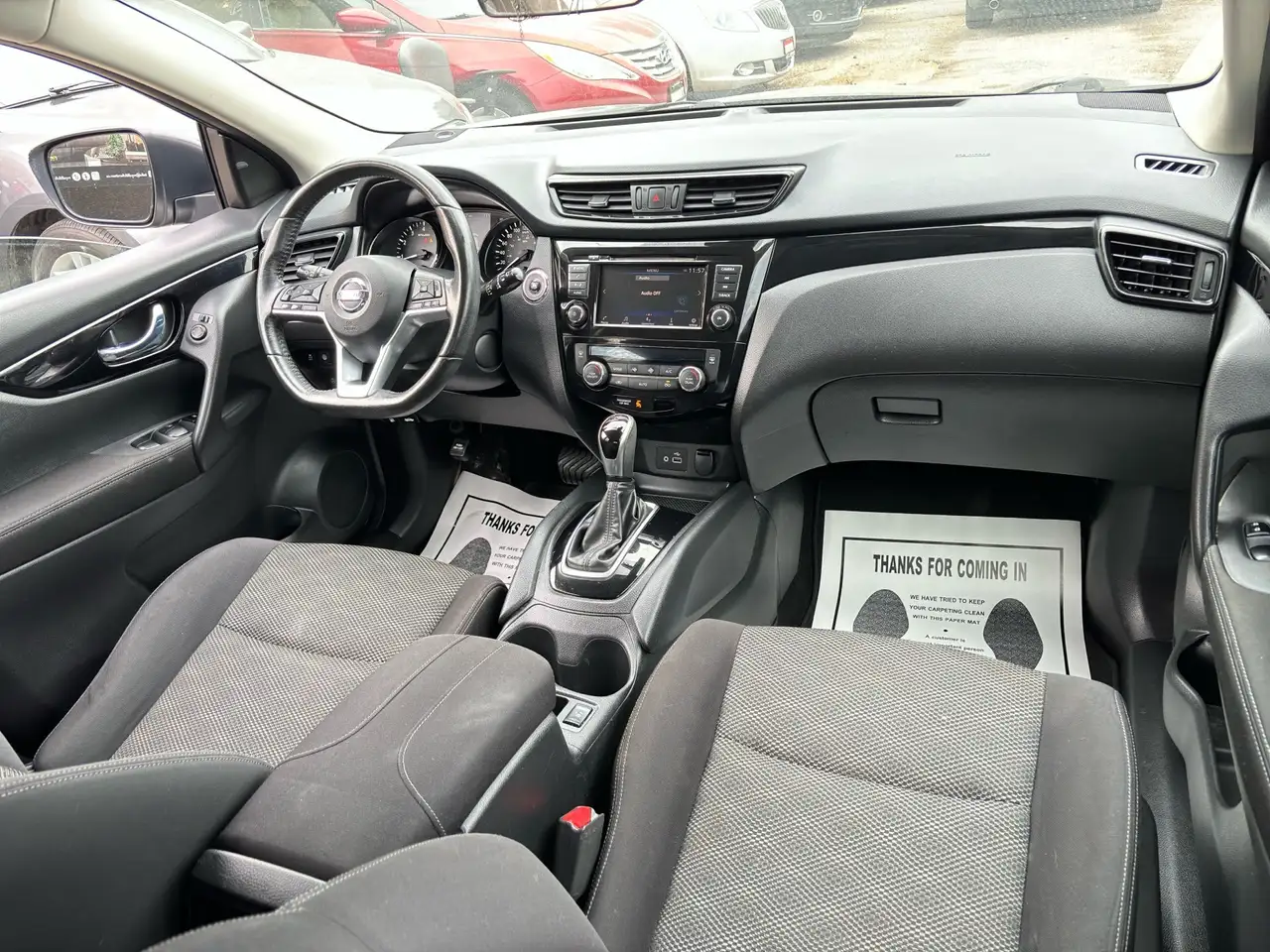 Nissan Qashqai снимка Nissan Qashqai