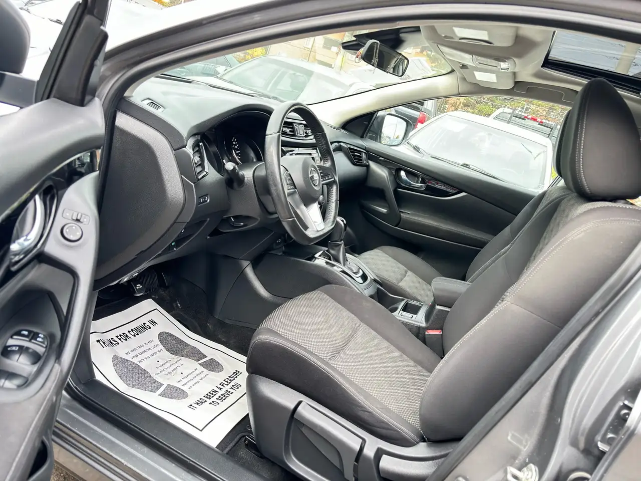 Nissan Qashqai снимка Nissan Qashqai