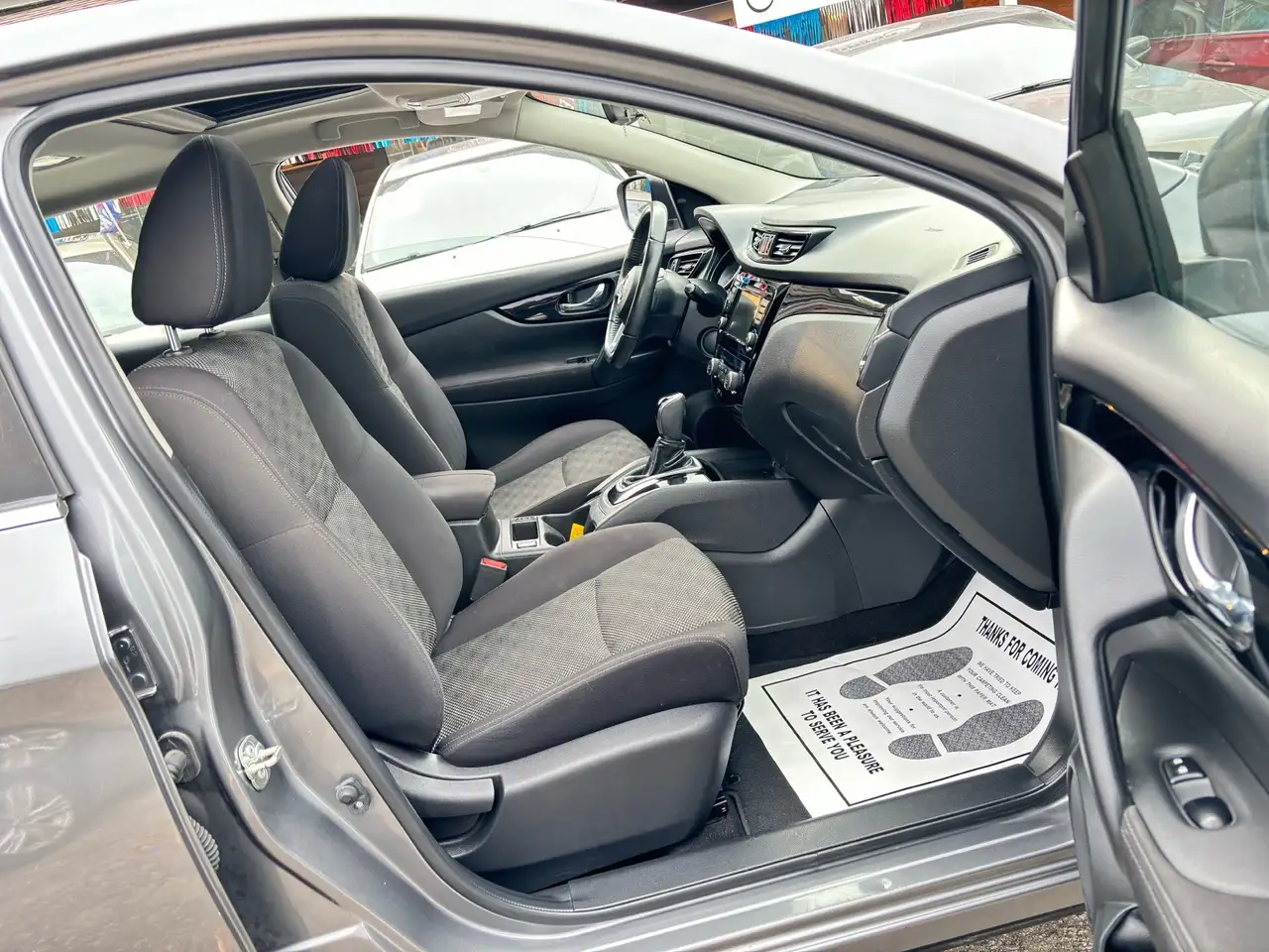 Nissan Qashqai снимка Nissan Qashqai