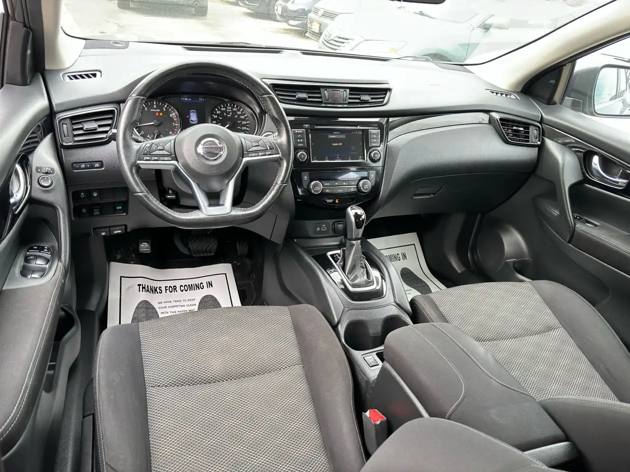 Nissan Qashqai снимка Nissan Qashqai