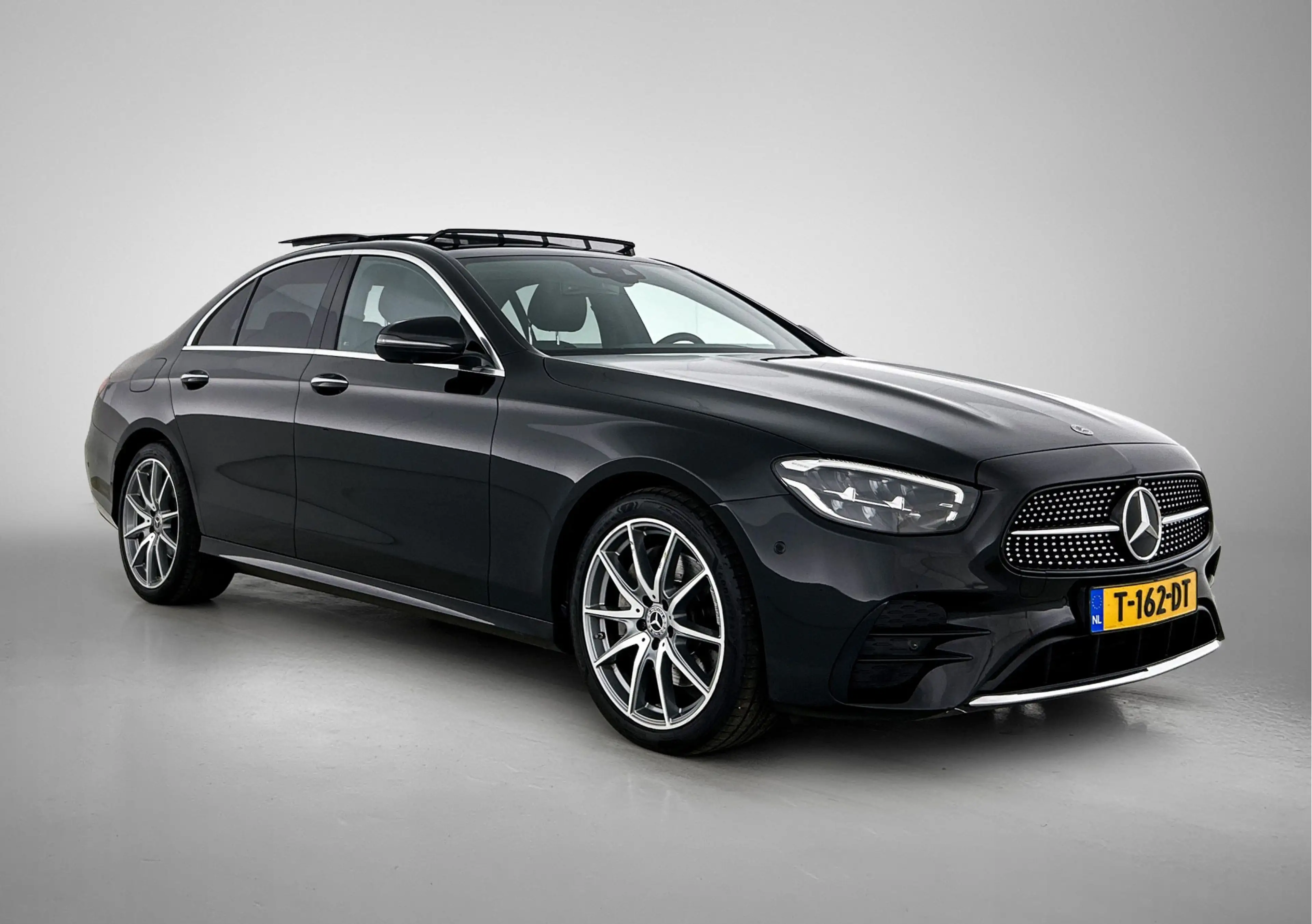 Mercedes-Benz E 200 AMG Line | Panoramadak | 360° camera | Burmester | — photo 15