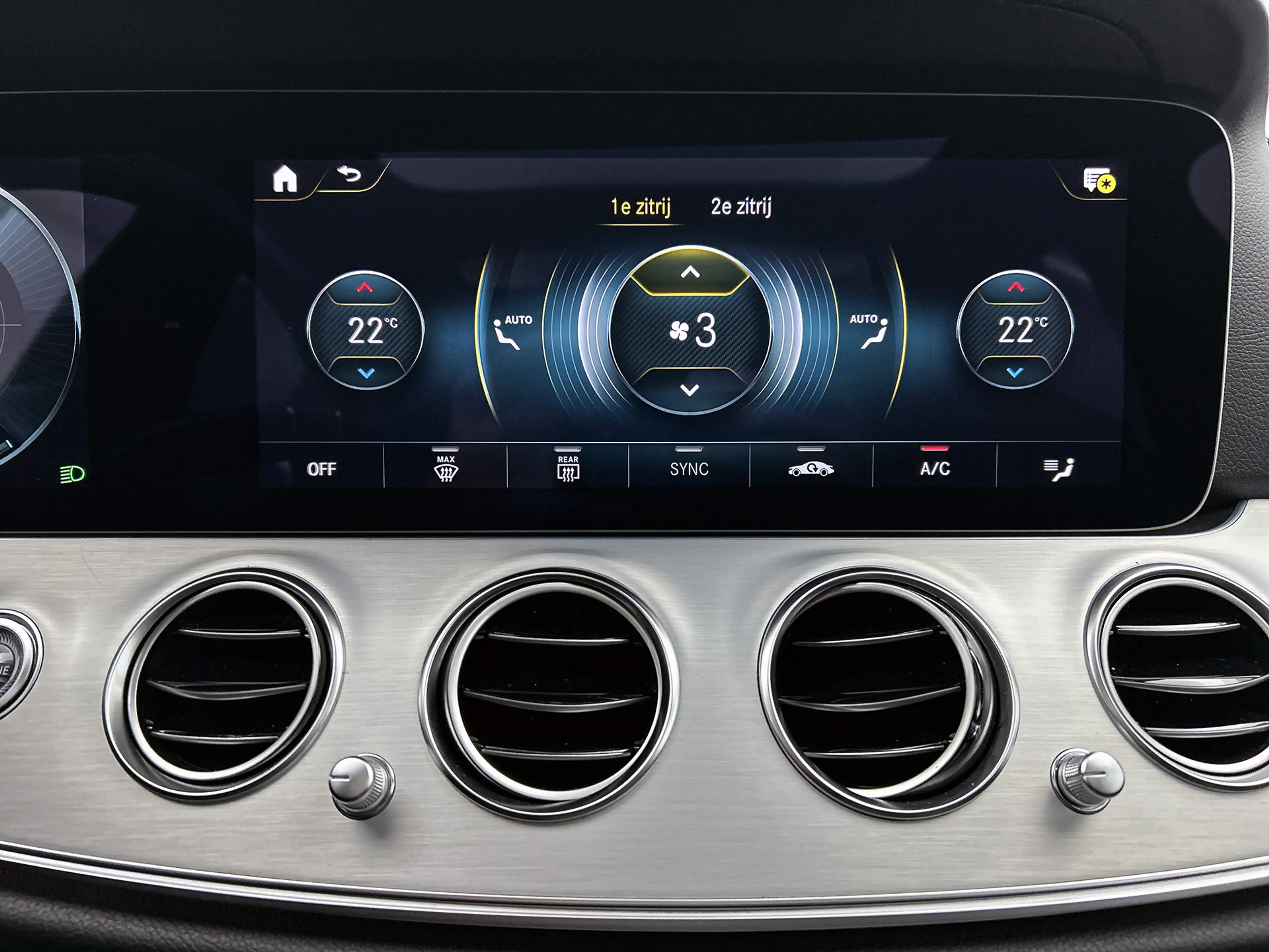 Mercedes-Benz E 200 AMG Line | Panoramadak | 360° camera | Burmester | — photo 11