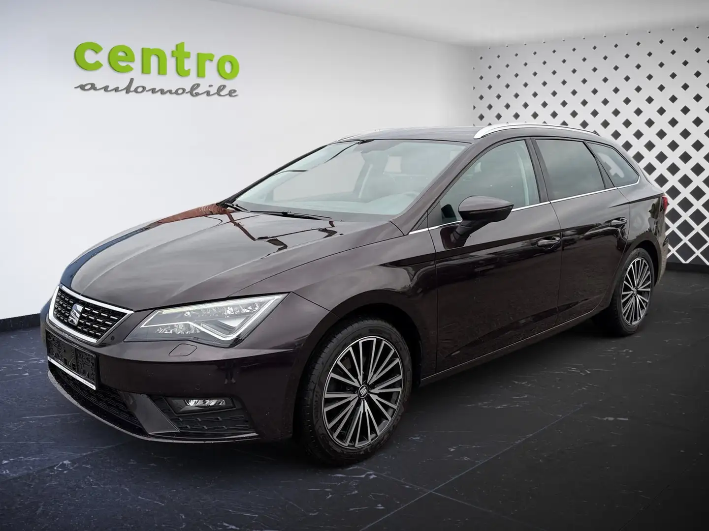 SEAT Leon Xcellence 8xbereift Violett - 2