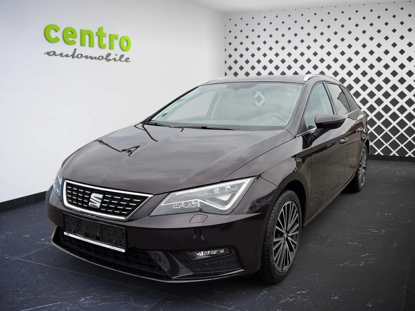 SEAT Leon Xcellence 8xbereift Violett - 1