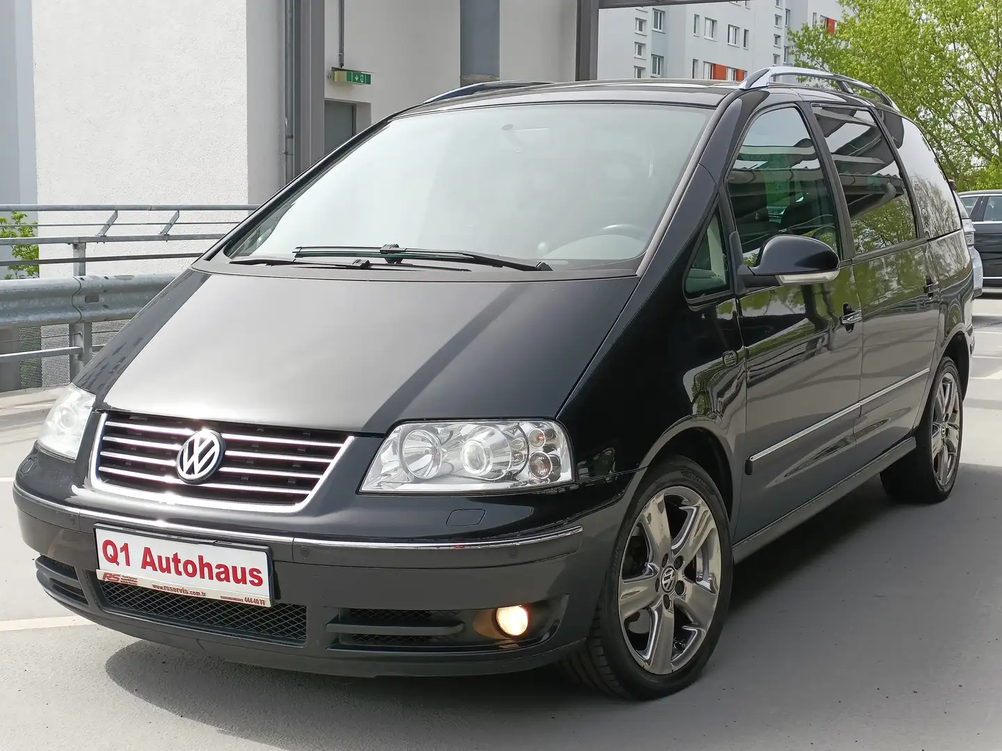 Volkswagen Sharan Exclusive Edition 6G/XENON/NAVI/7-SITZER/SHZ/TEMPO Czarny - 1