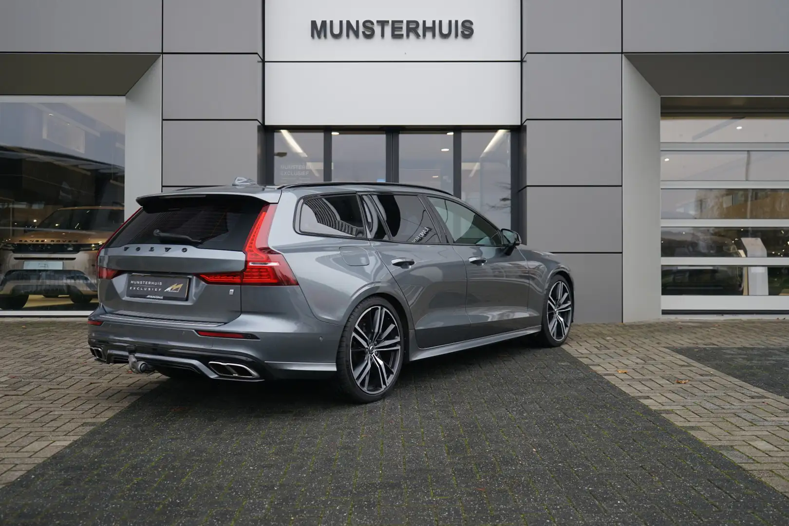 Volvo V60 2.0 T5 R-Design | Schuif/Kantel dak | Elektrische Grijs - 2