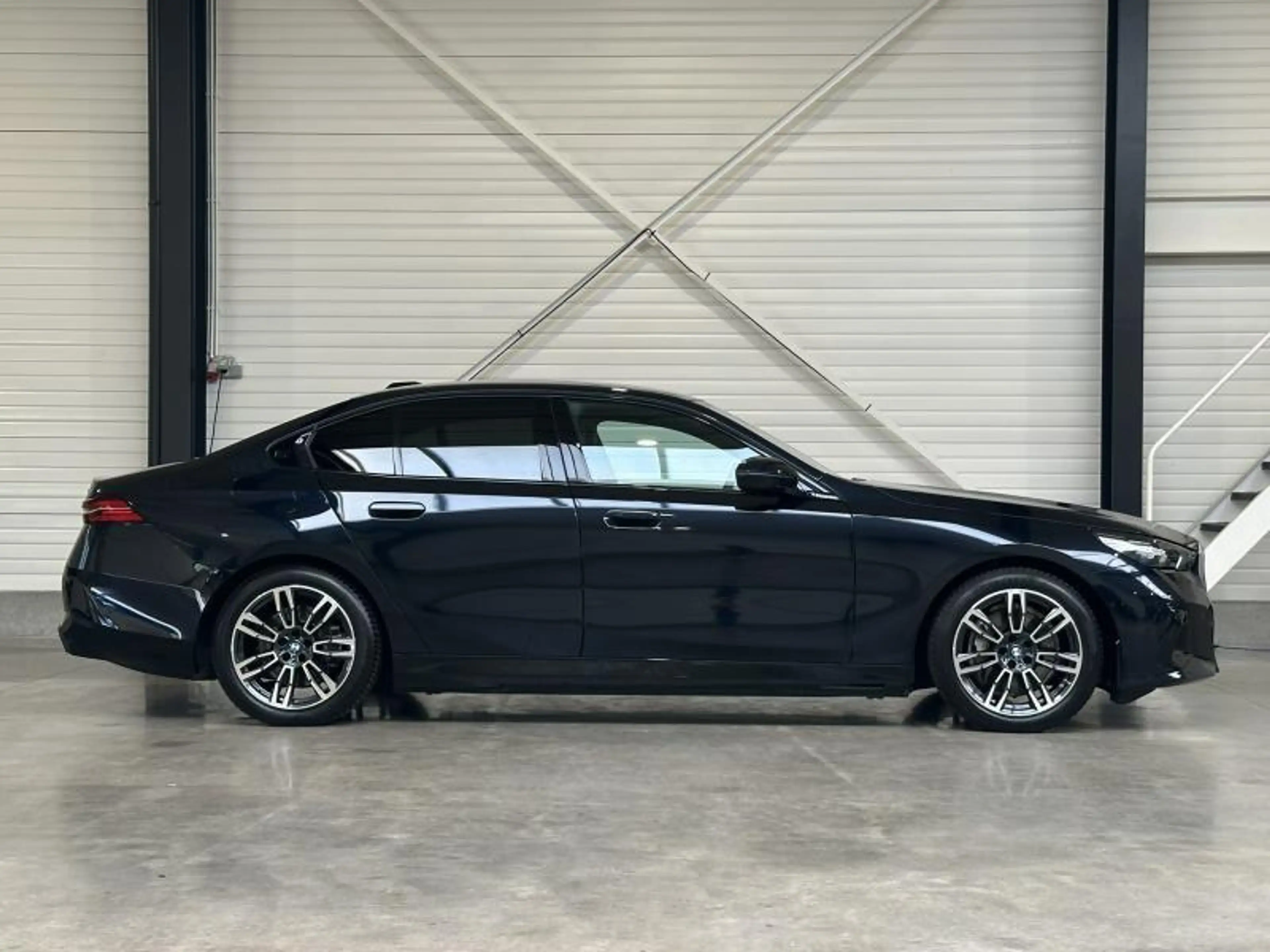 BMW i5 Berline — photo 3