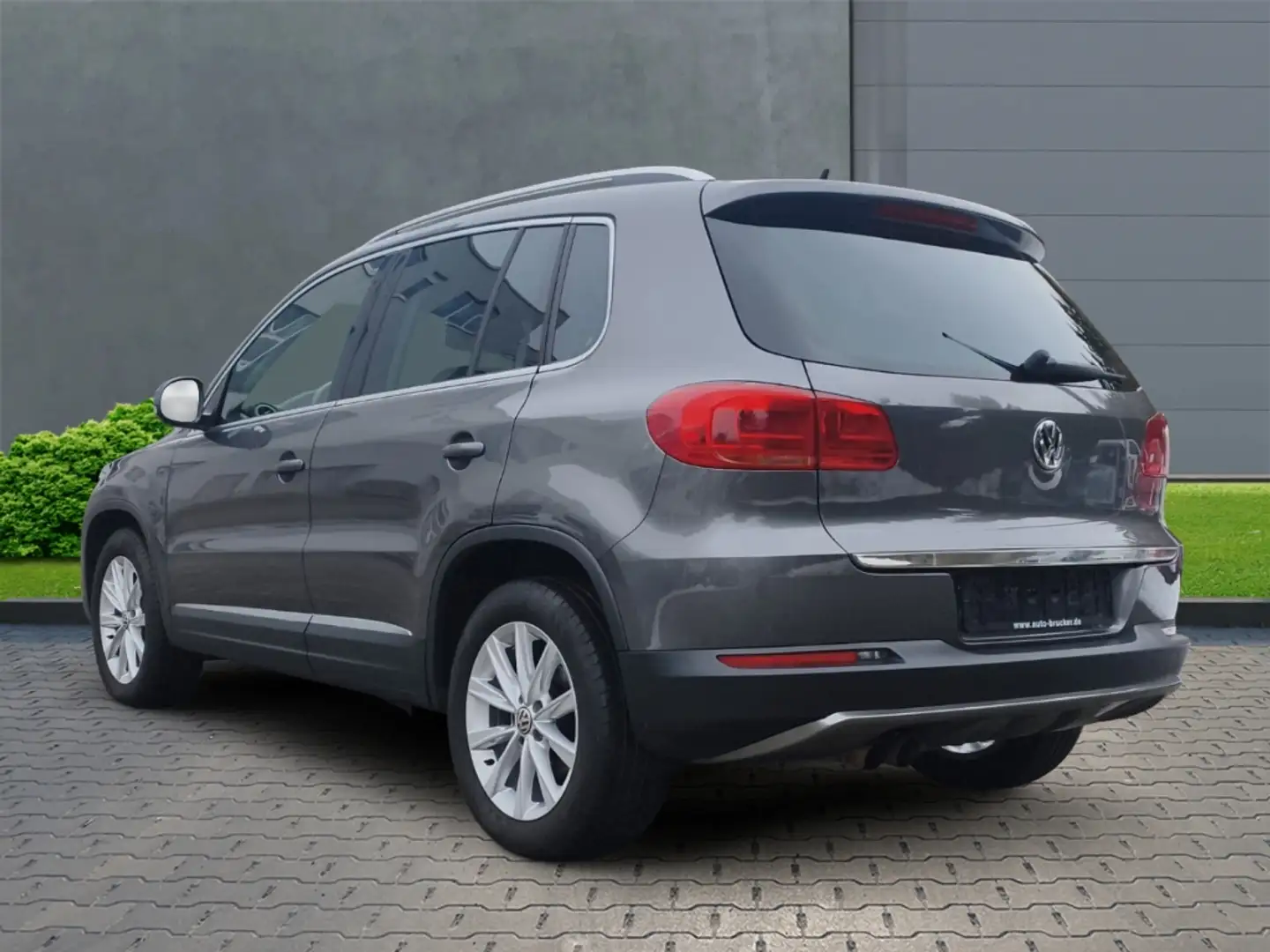Volkswagen Tiguan Sport & Style Climatronic+Anhängerkupplung Vert - 2
