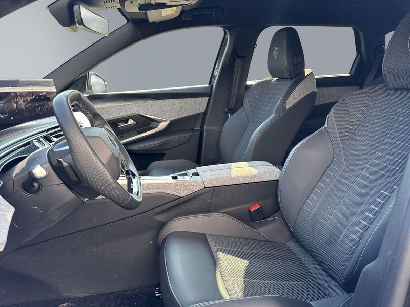 Peugeot 5008 GT Hybrid 145 e-DCS6 7-Si+Navi+Lenk/SHZ+R-Kam+ — photo 11