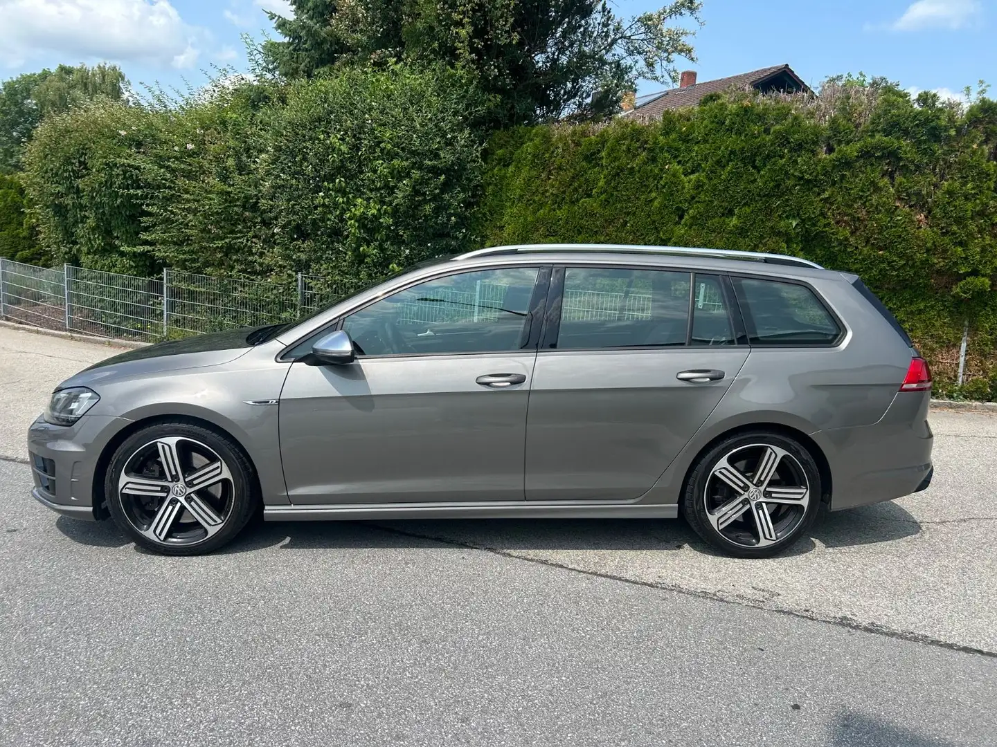 Volkswagen Golf VII Variant R !Dsg!Kamera!Acc!1.HD!!Mwst! Grau - 2