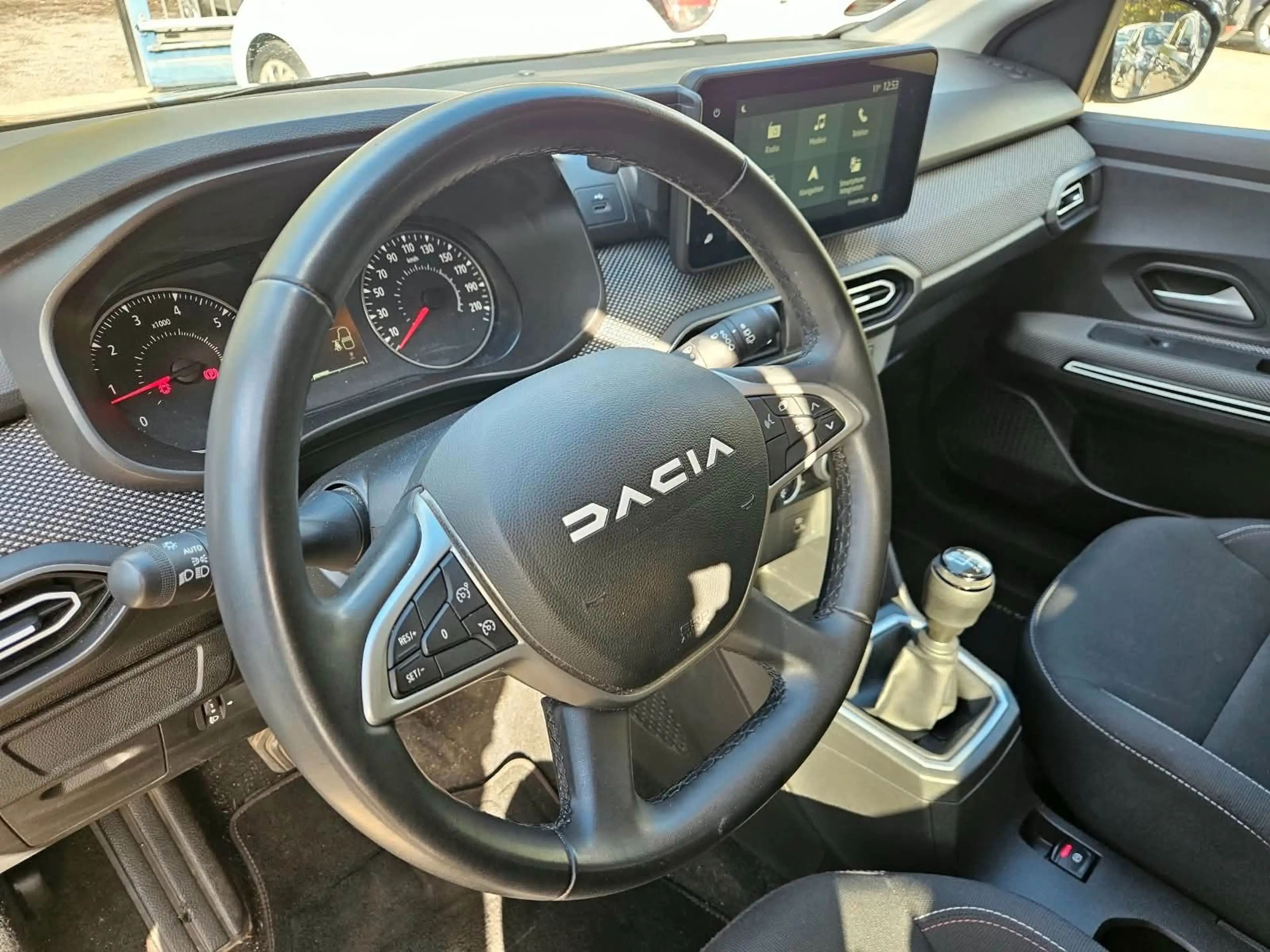 Dacia Jogger Extreme+ — photo 12