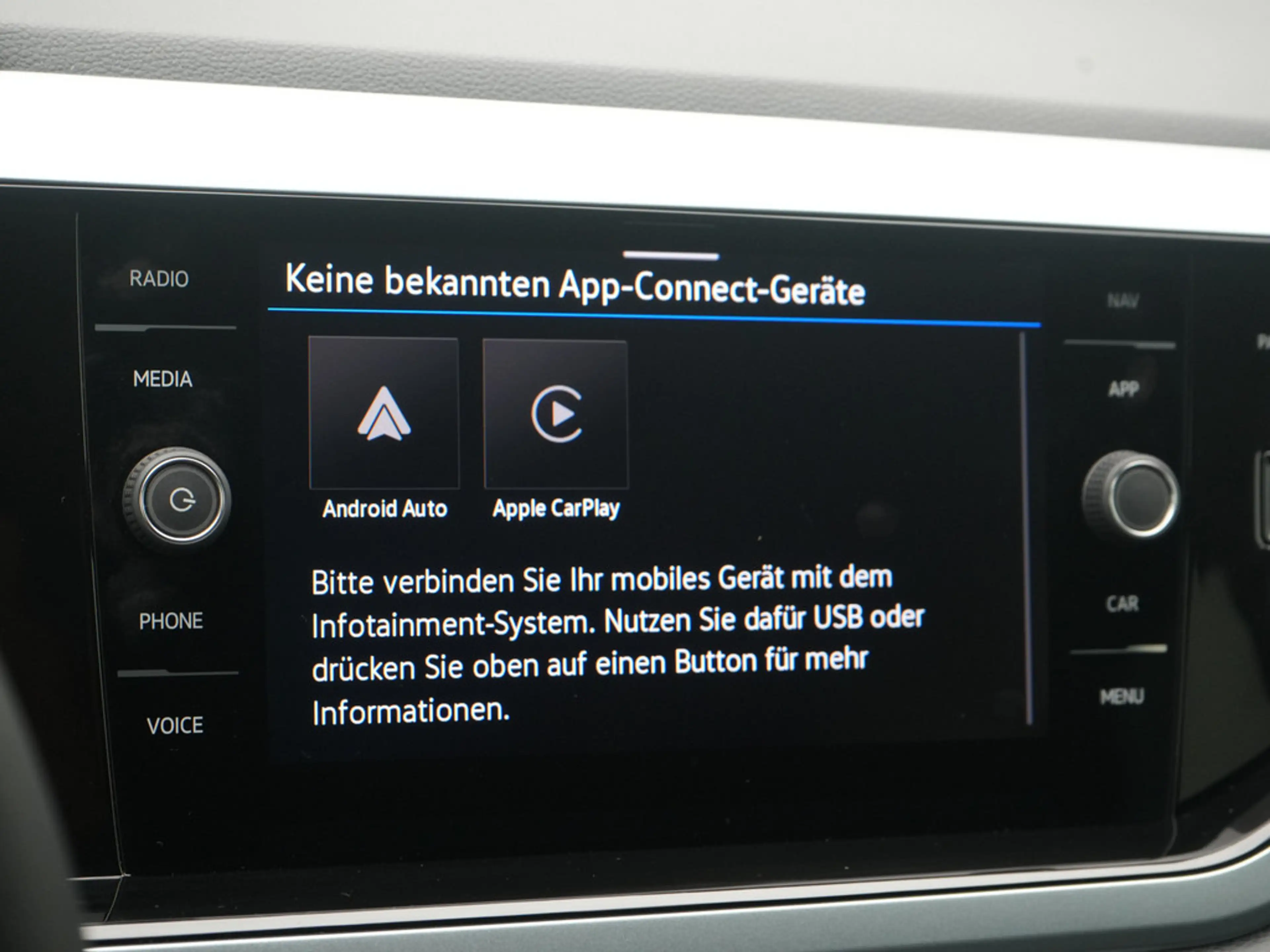 Volkswagen Taigo Goal LED SHZ CARPLAY VIRT ACC NAVI PDC — photo 9