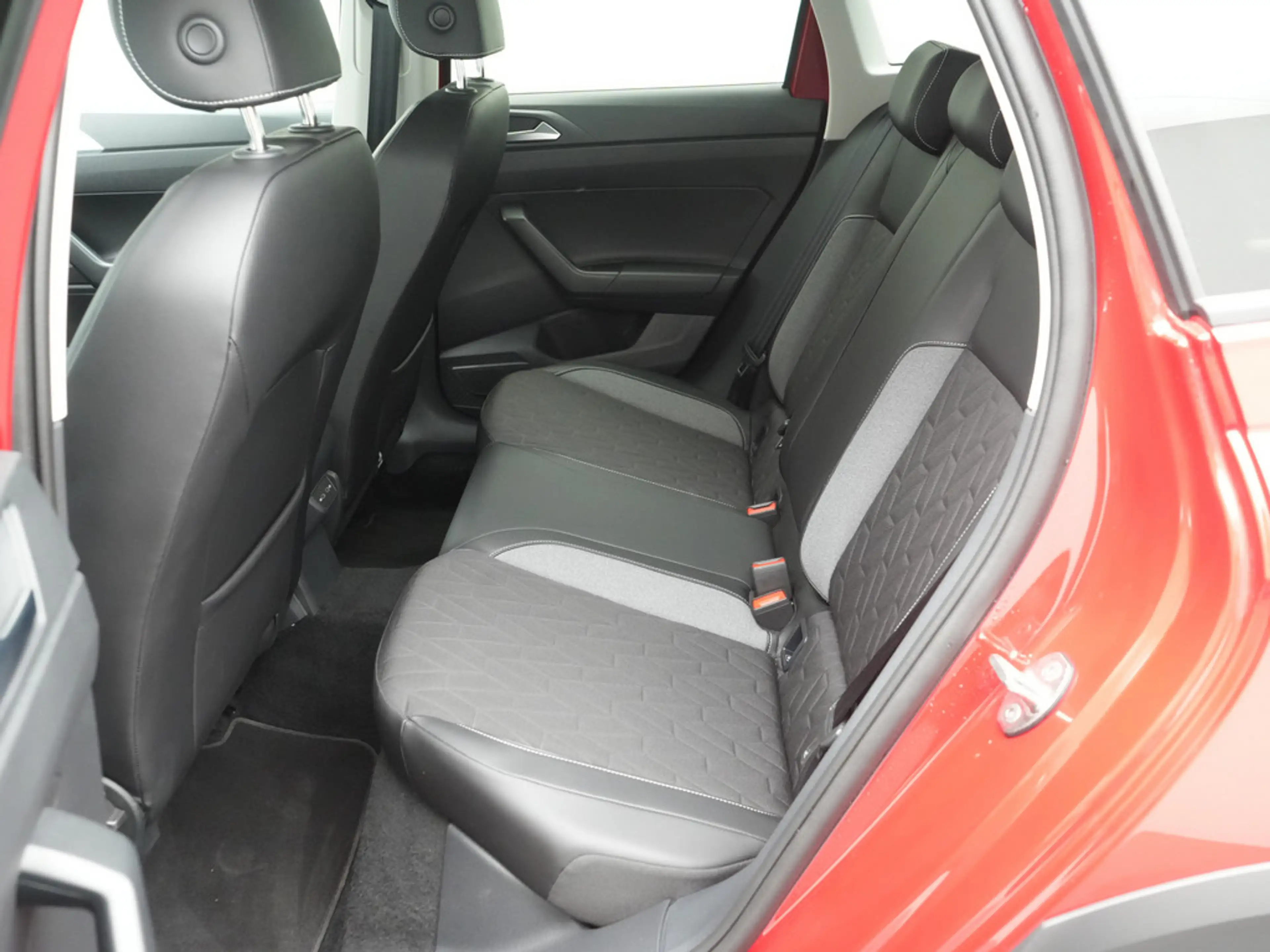 Volkswagen Taigo Goal LED SHZ CARPLAY VIRT ACC NAVI PDC — photo 13