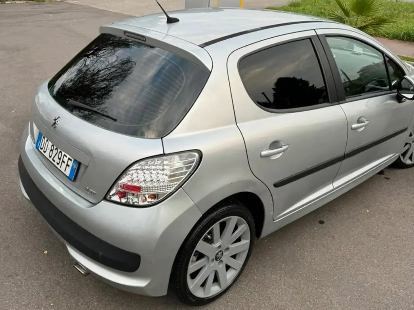 Peugeot 207 207 5p 1.6 hdi 16v XSI Argento - 2