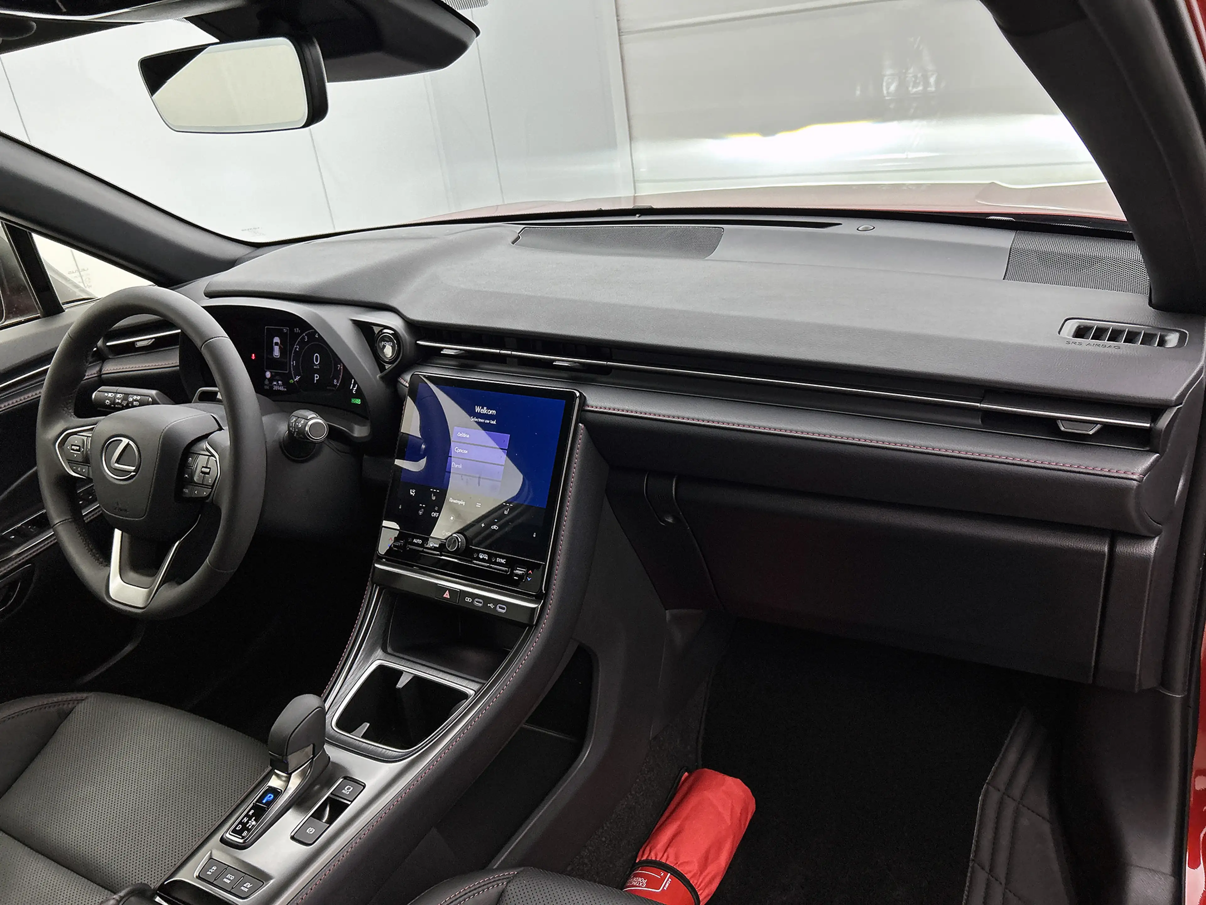 Lexus LBX Emotion 2WD | Bi-Tone Premium Metallic | Stoel- en — photo 6