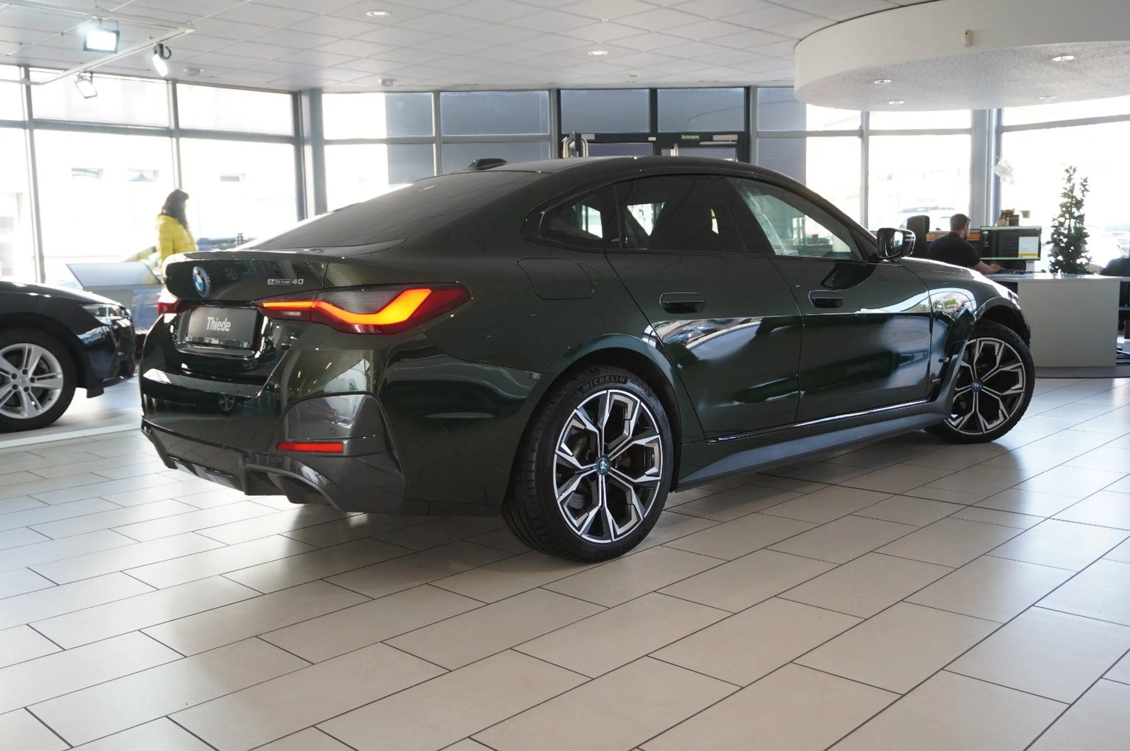 BMW i4 Gran Coupe 40 eDrive M-SPORT NAVI/LED/H&K/ACC — photo 11
