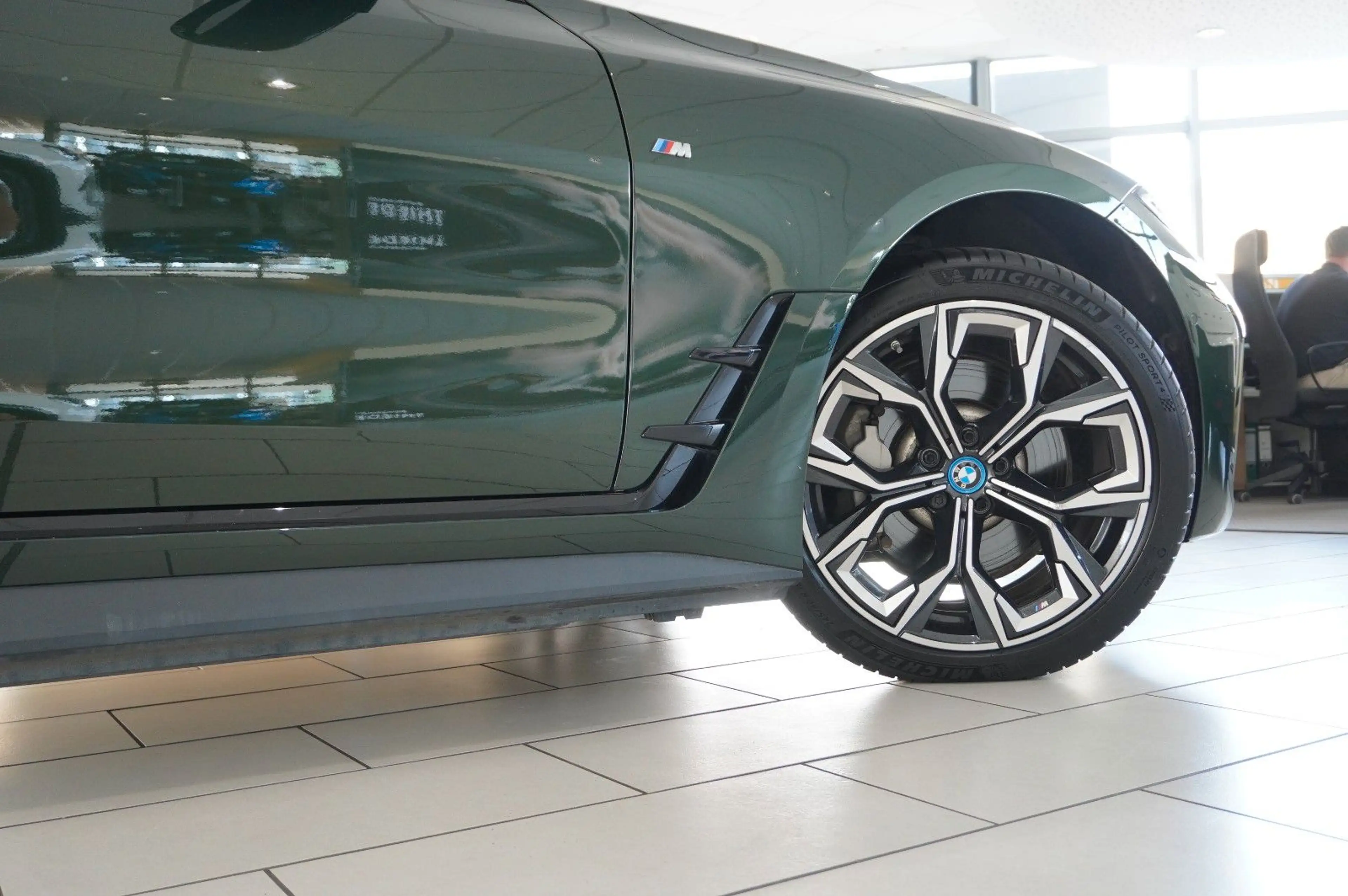 BMW i4 Gran Coupe 40 eDrive M-SPORT NAVI/LED/H&K/ACC — photo 8