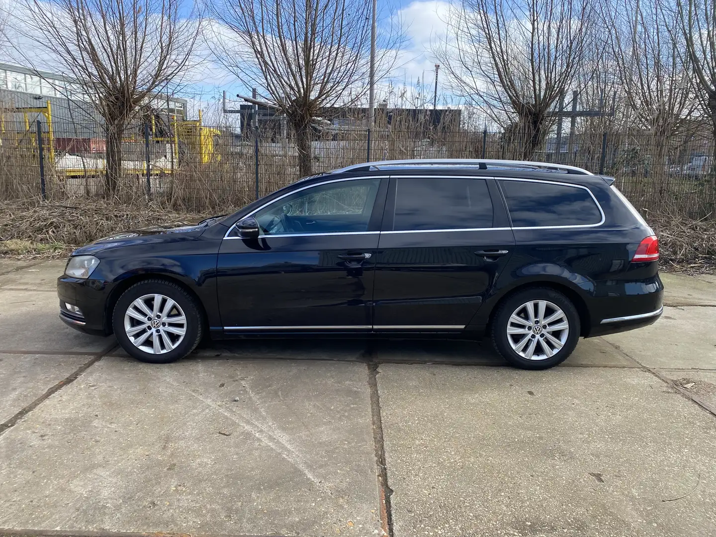 Volkswagen Passat 1.4 TSI Comfl. BlM Negro - 2