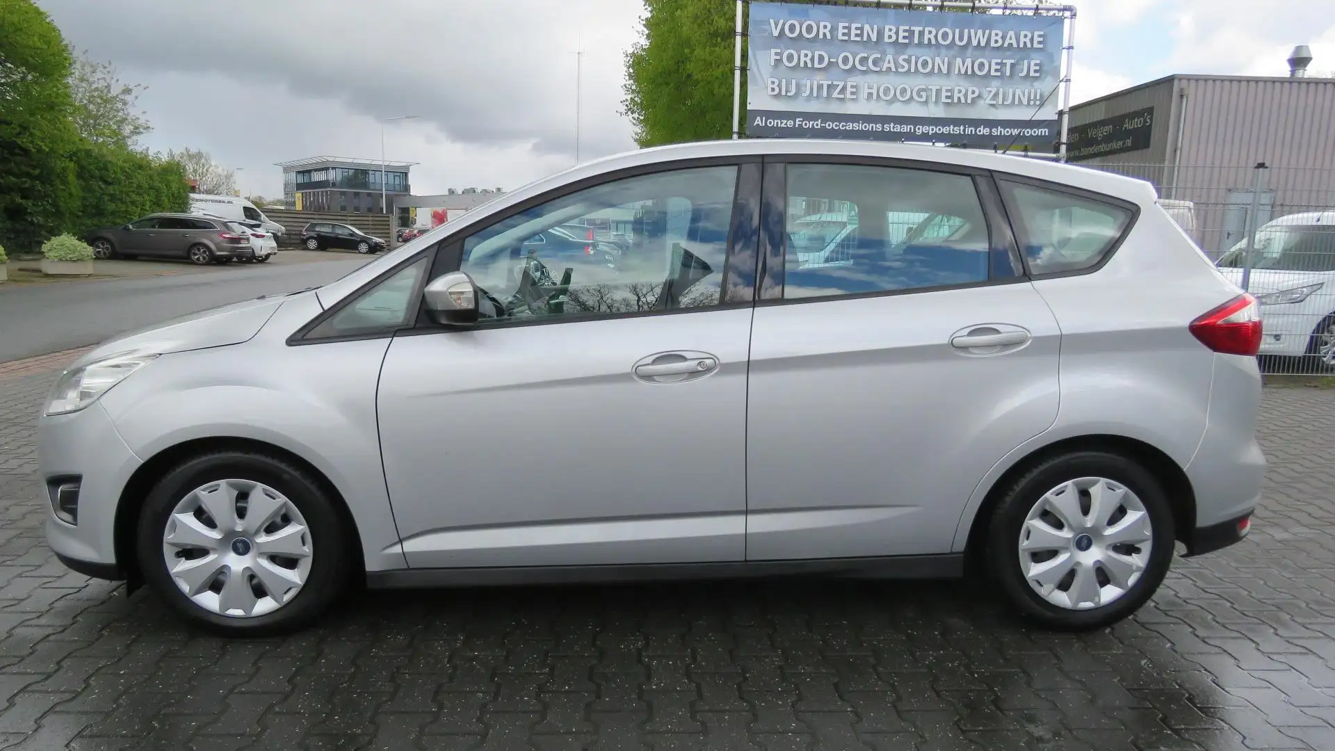 Ford C-Max 1.0 Trend 125 pk, Navigatie, Airco, Cruise, PDC ac Grijs - 2