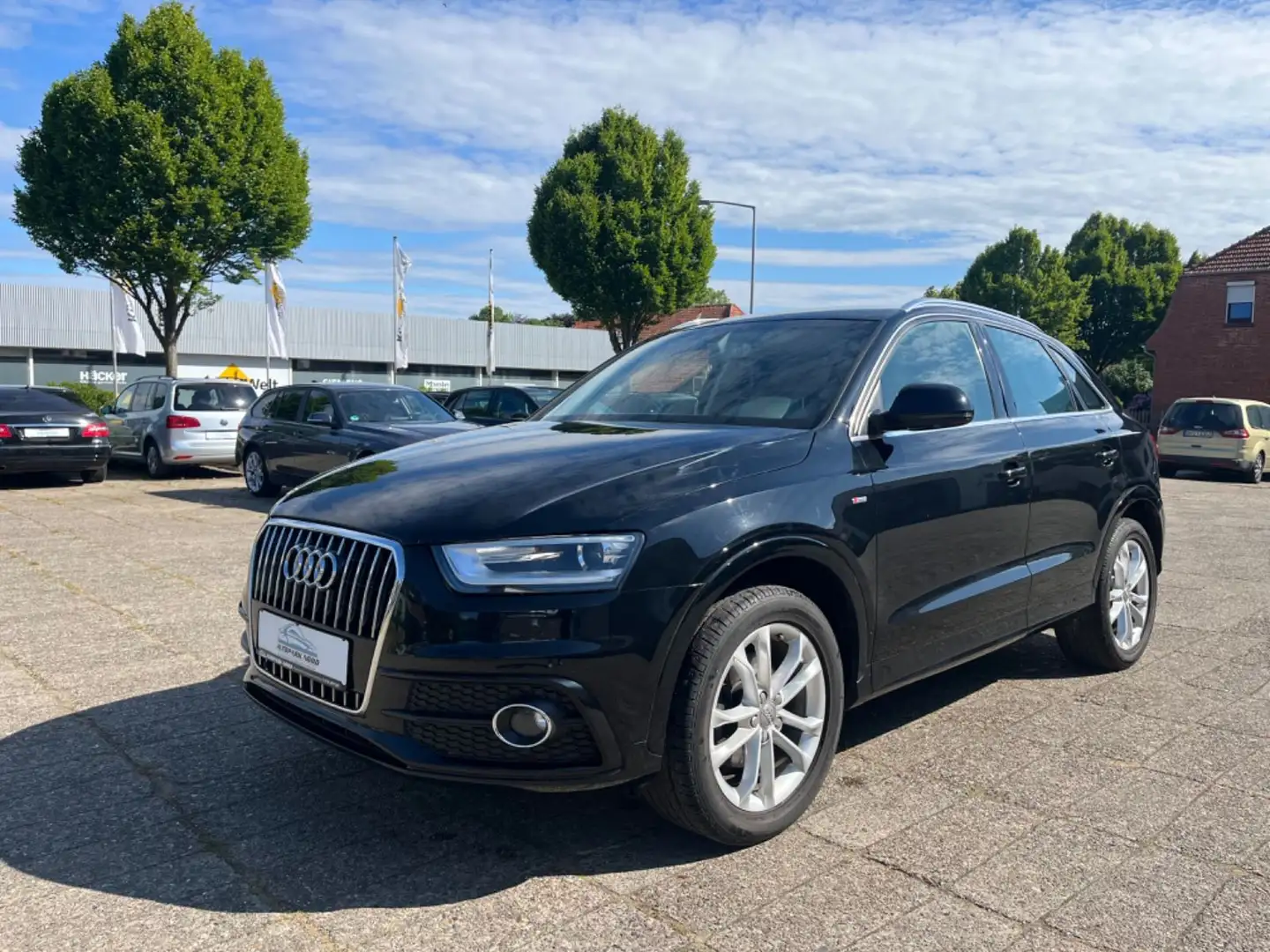 Audi Q3 2.0 TDI AHK,Xenon,Klimaautomatik,TÜV Neu Schwarz - 1