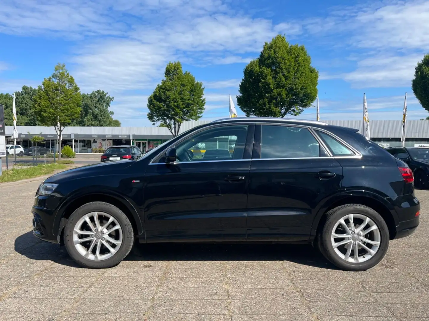 Audi Q3 2.0 TDI AHK,Xenon,Klimaautomatik,TÜV Neu Schwarz - 2